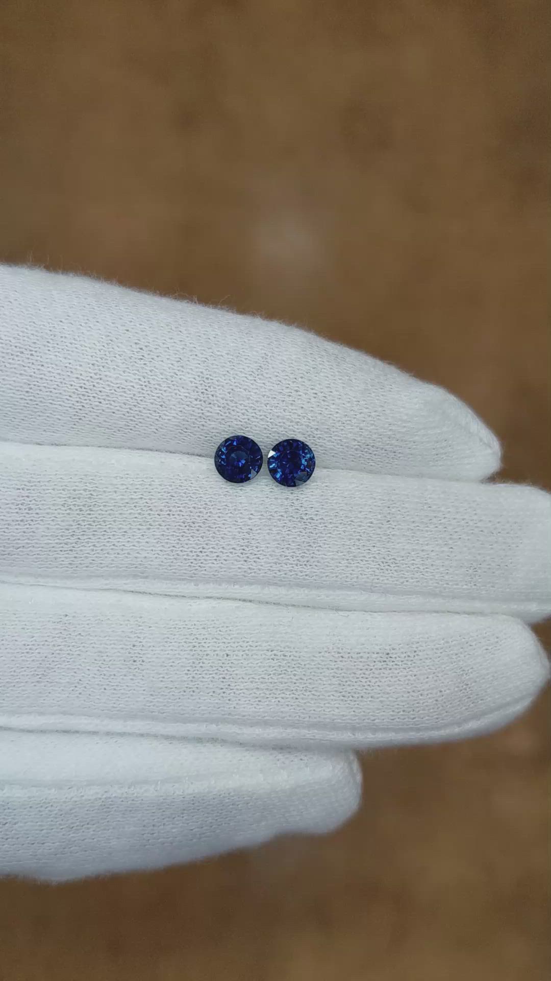 1.45&nbsp;Ct.Tw.Total Carat Weight Blue Sapphire Pair from Ceylon (Sri Lanka) Size Video