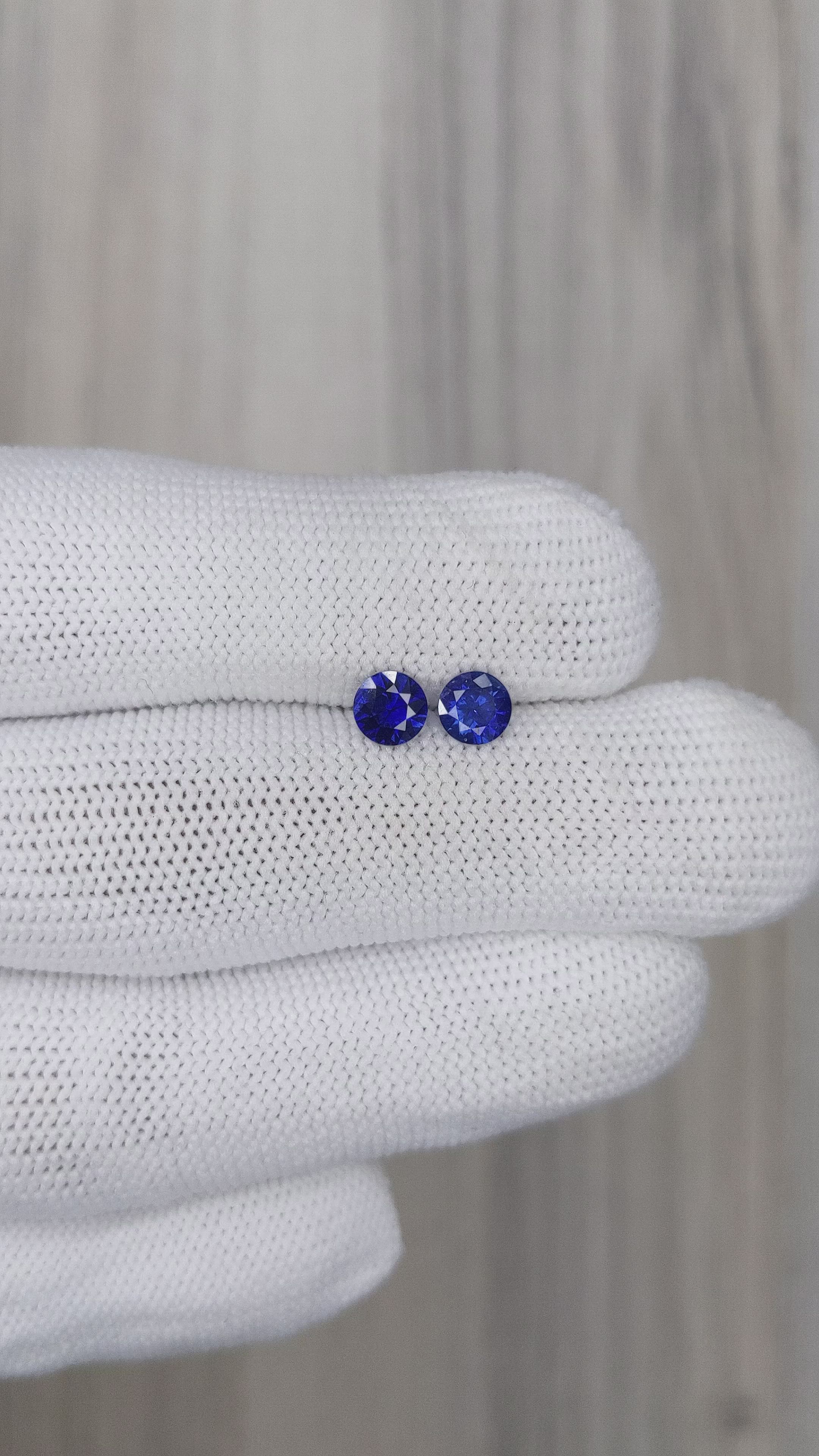 0.91&nbsp;Ct.Tw.Total Carat Weight Blue Sapphire Pair from Ceylon (Sri Lanka) Size Video