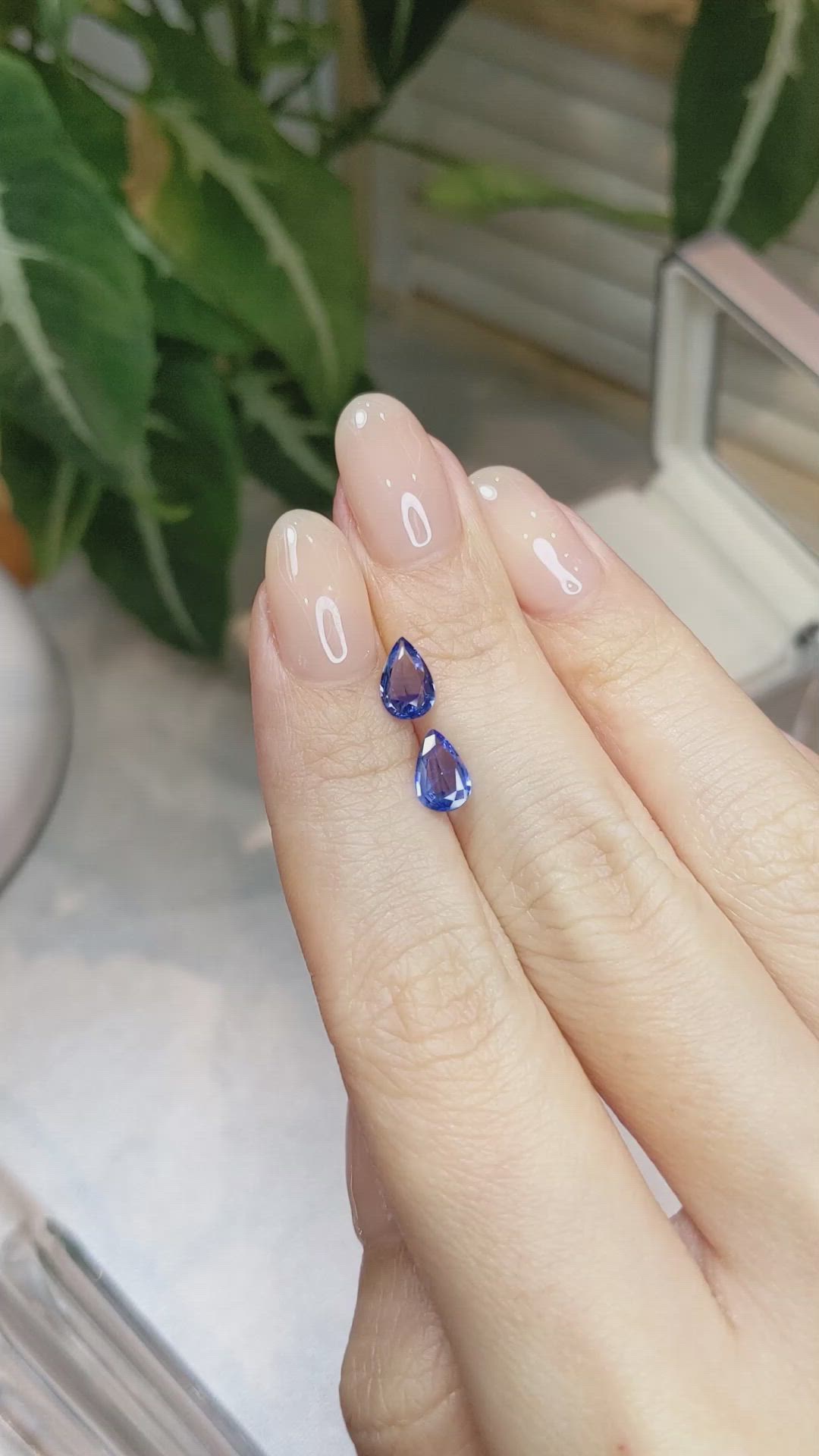 1.36&nbsp;Ct.Tw.Total Carat Weight Blue Sapphire Pair from Ceylon (Sri Lanka) Size Video