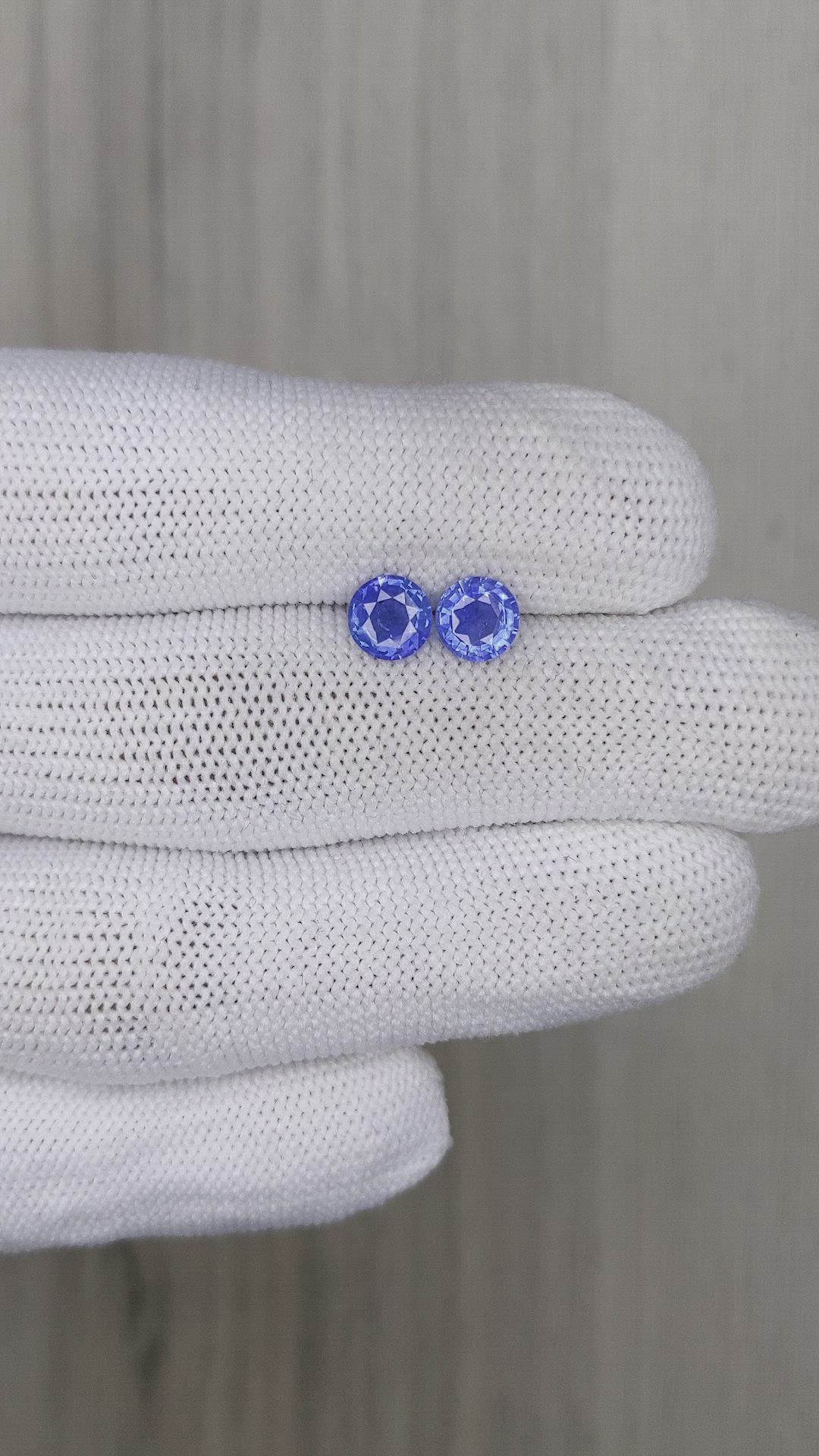 1.67&nbsp;Ct.Tw.Total Carat Weight Blue Sapphire Pair from Ceylon (Sri Lanka) Size Video