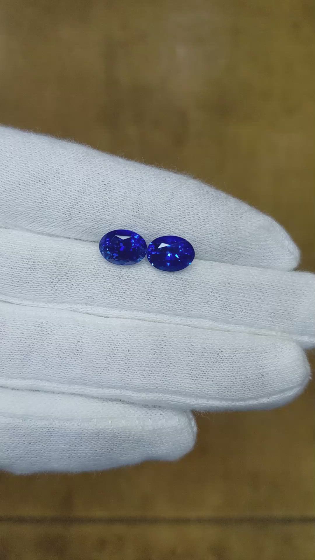 4.71&nbsp;Ct.Tw.Total Carat Weight Blue Sapphire Pair from Ceylon (Sri Lanka) Size Video