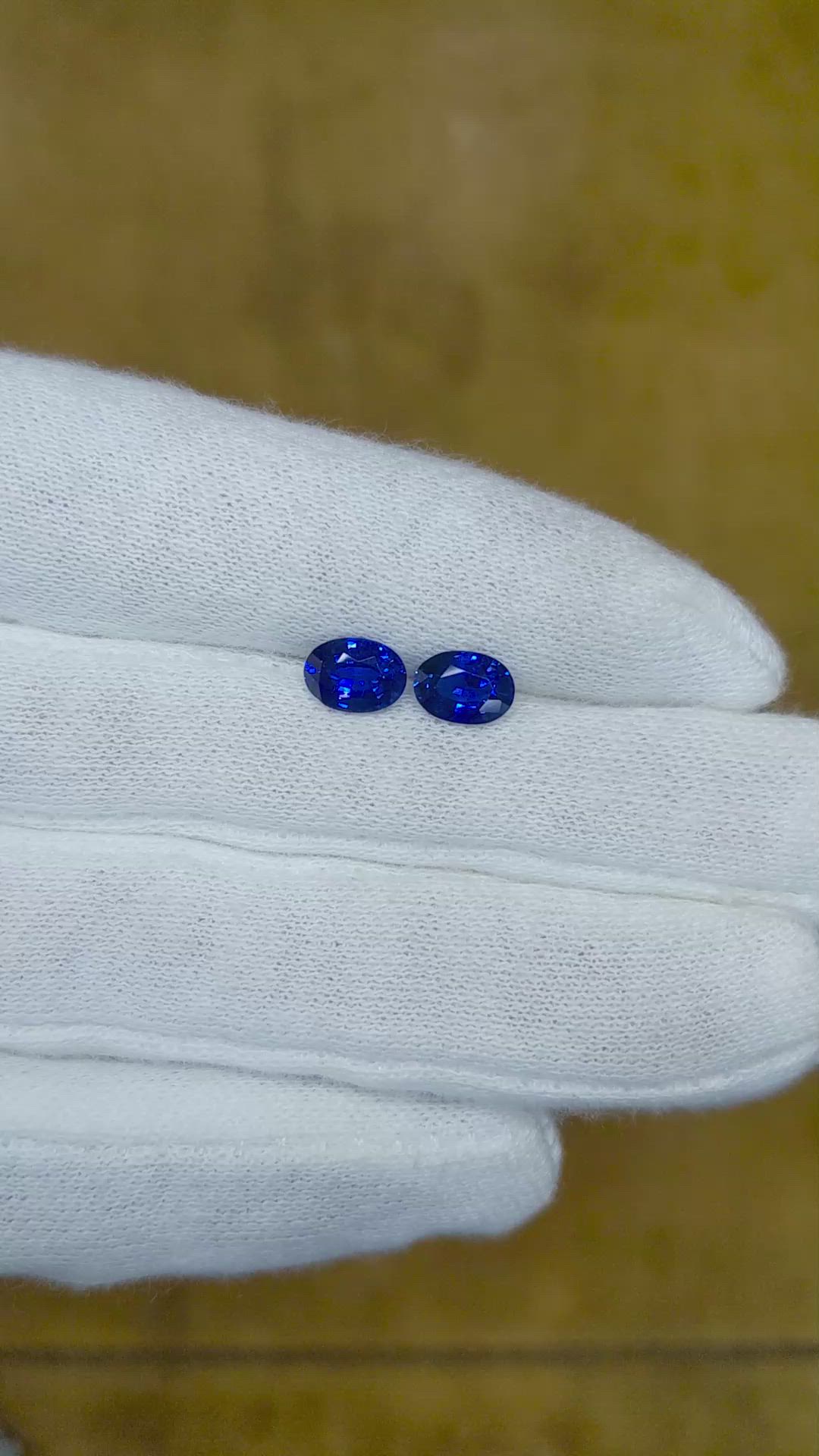 1.87&nbsp;Ct.Tw.Total Carat Weight Blue Sapphire Pair from Ceylon (Sri Lanka) Size Video