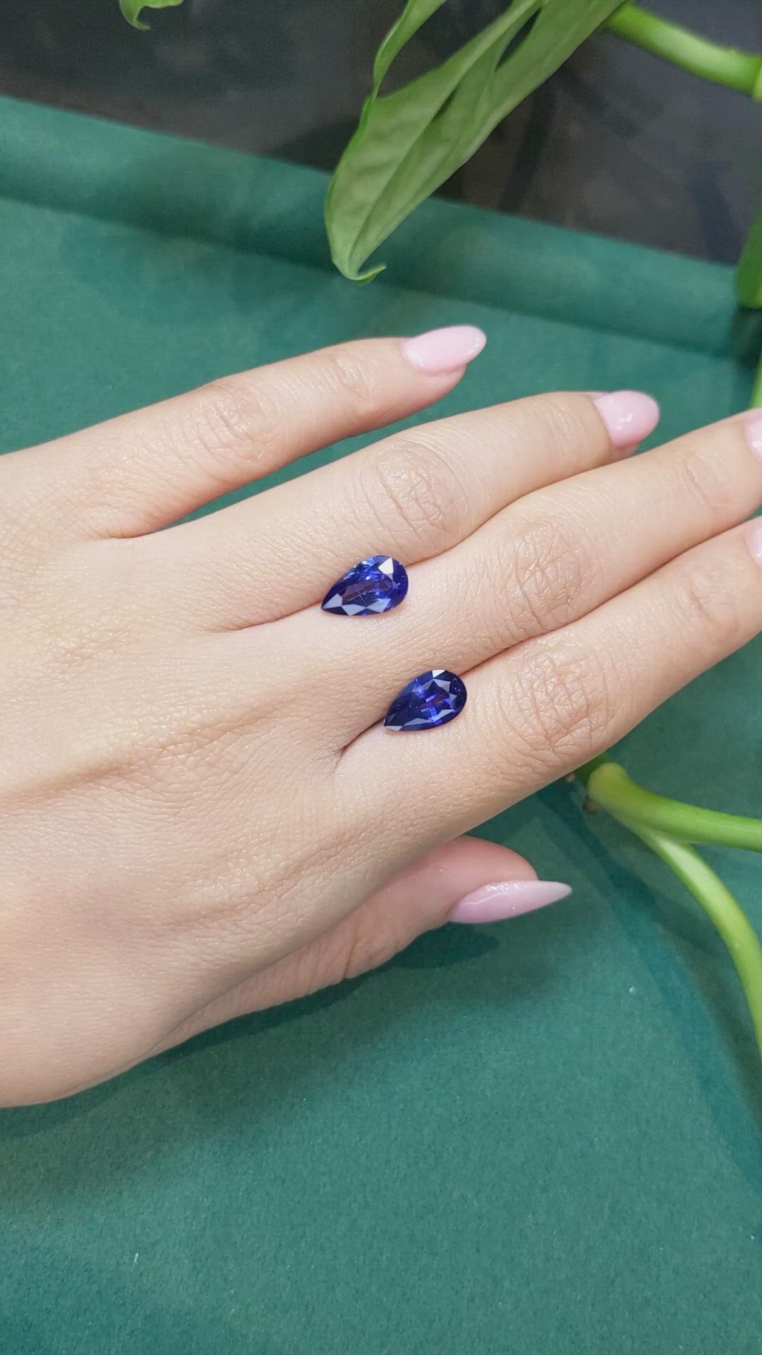 5.21&nbsp;Ct.Tw.Total Carat Weight Blue Sapphire Pair from Ceylon (Sri Lanka) Size Video