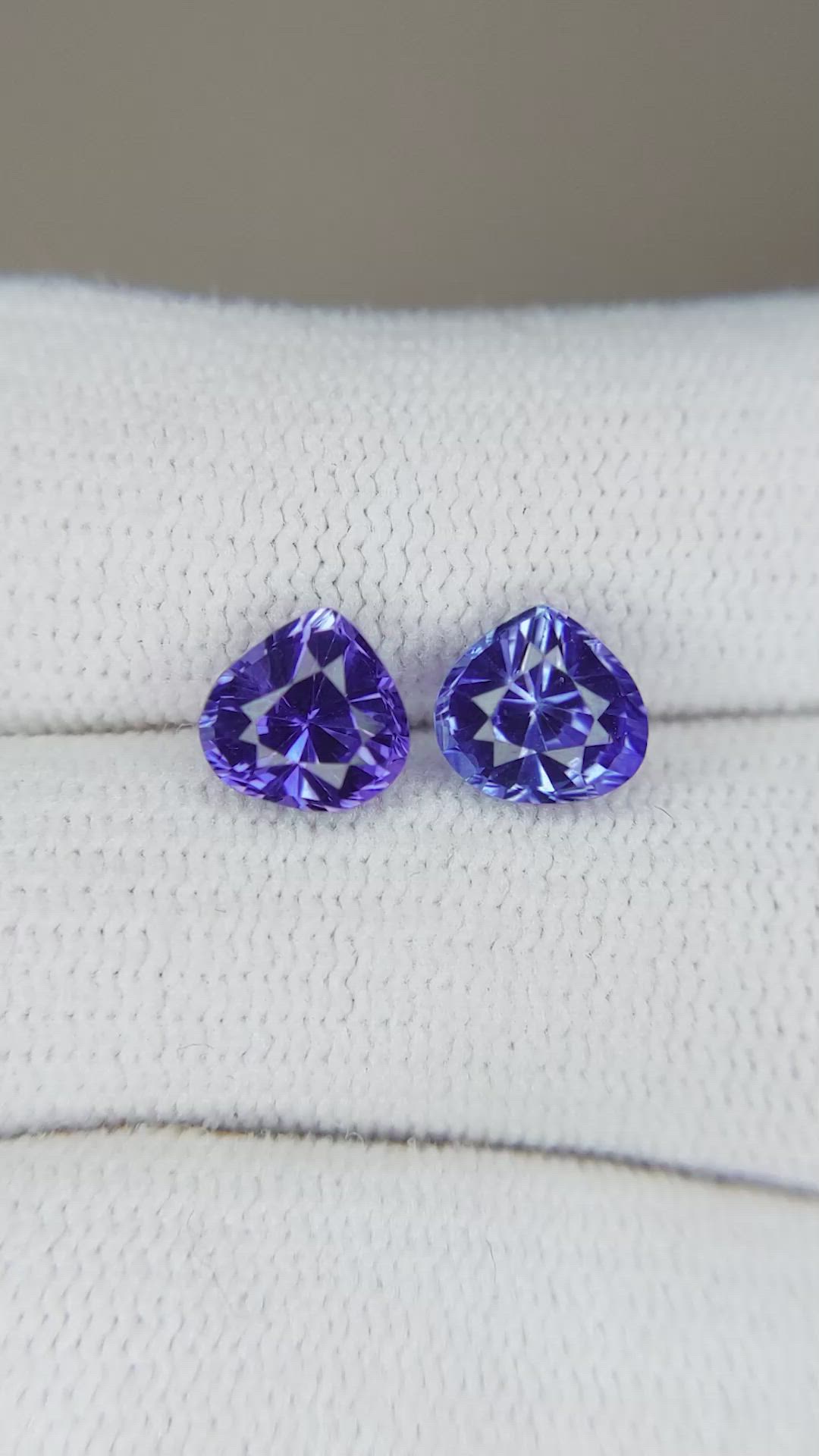 3.06&nbsp;Ct.Tw.Total Carat Weight Blue Sapphire Pair from Ceylon (Sri Lanka) Size Video