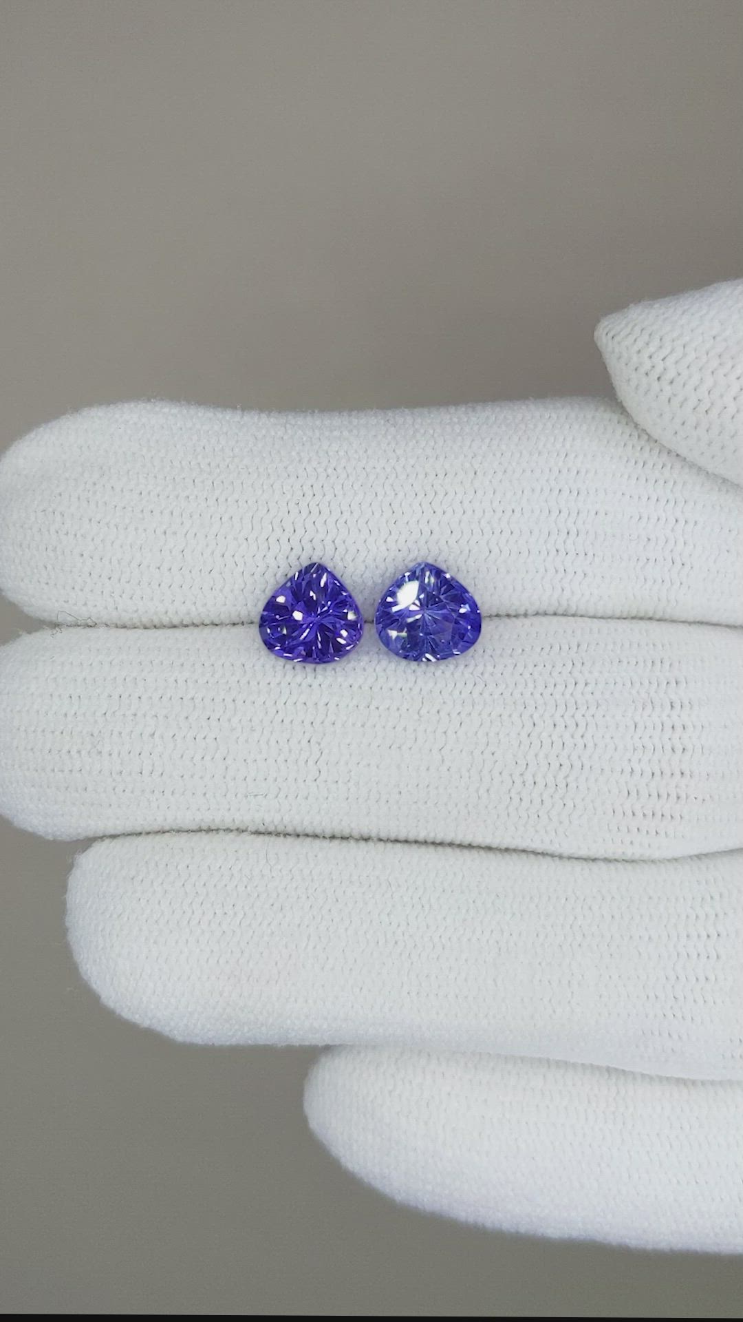 3.06&nbsp;Ct.Tw.Total Carat Weight Blue Sapphire Pair from Ceylon (Sri Lanka) Size Video