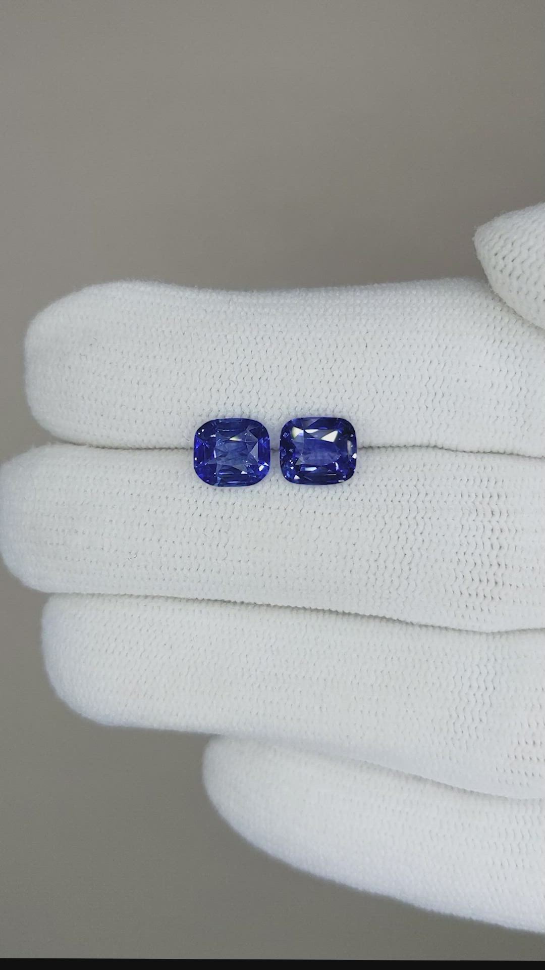 2.89&nbsp;Ct.Tw.Total Carat Weight Blue Sapphire Pair from Ceylon (Sri Lanka) Size Video