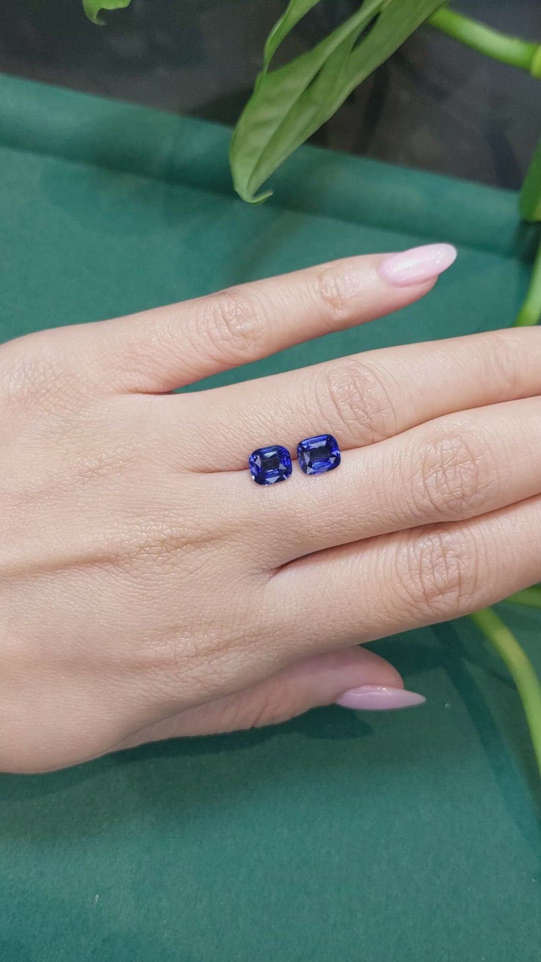 2.89&nbsp;Ct.Tw.Total Carat Weight Blue Sapphire Pair from Ceylon (Sri Lanka) Size Video