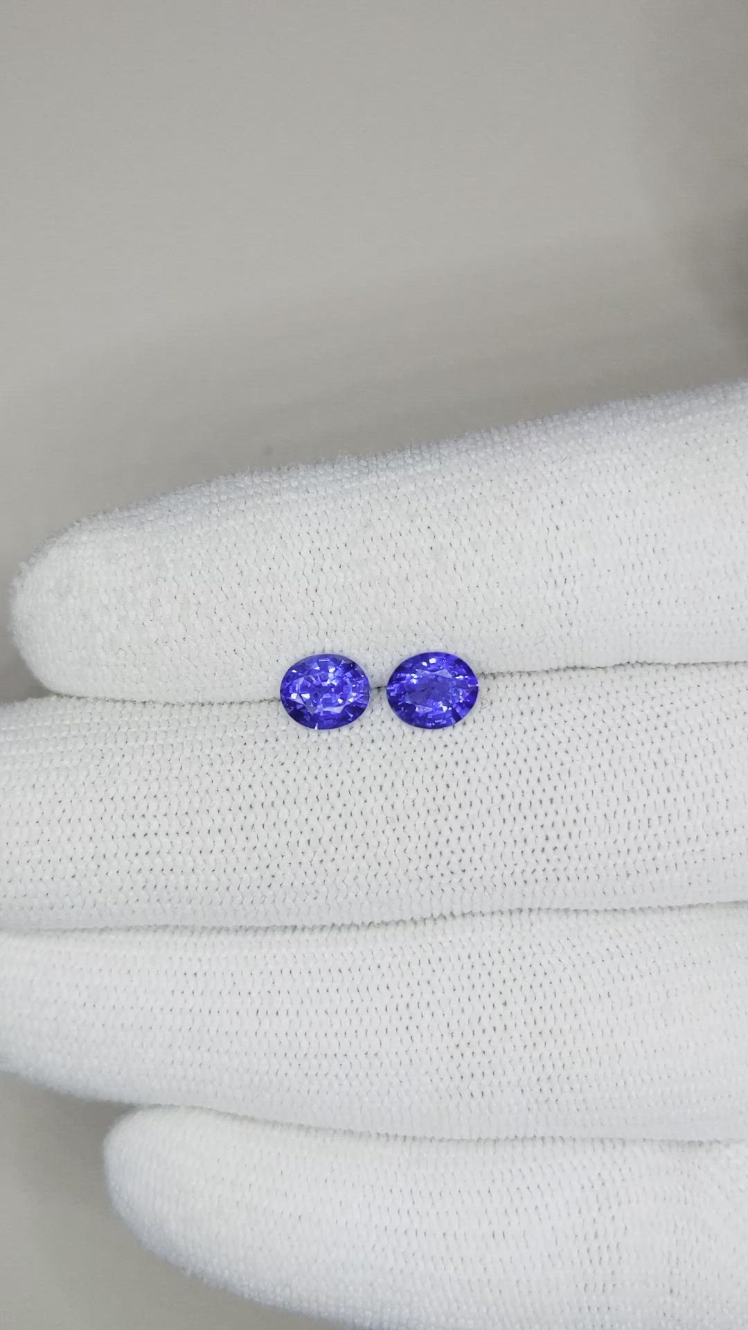1.79&nbsp;Ct.Tw.Total Carat Weight Blue Sapphire Pair from Ceylon (Sri Lanka) Size Video