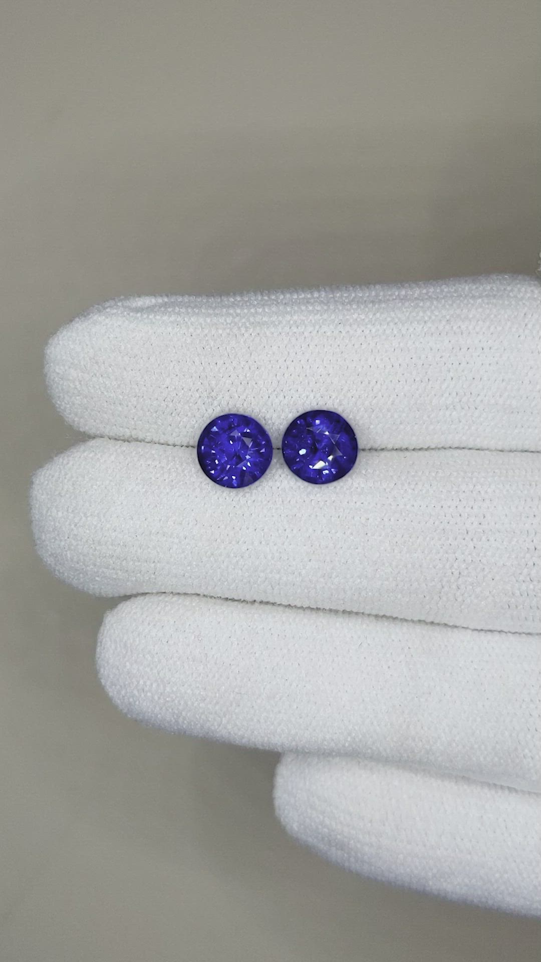 3.23&nbsp;Ct.Tw.Total Carat Weight Blue Sapphire Pair from Ceylon (Sri Lanka) Size Video