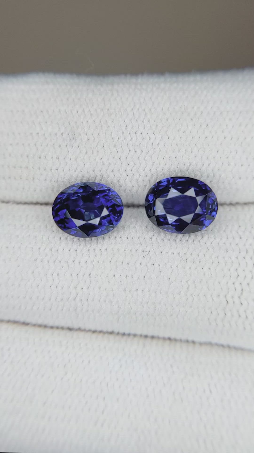 3.80&nbsp;Ct.Tw.Total Carat Weight Blue Sapphire Pair from Ceylon (Sri Lanka) Size Video