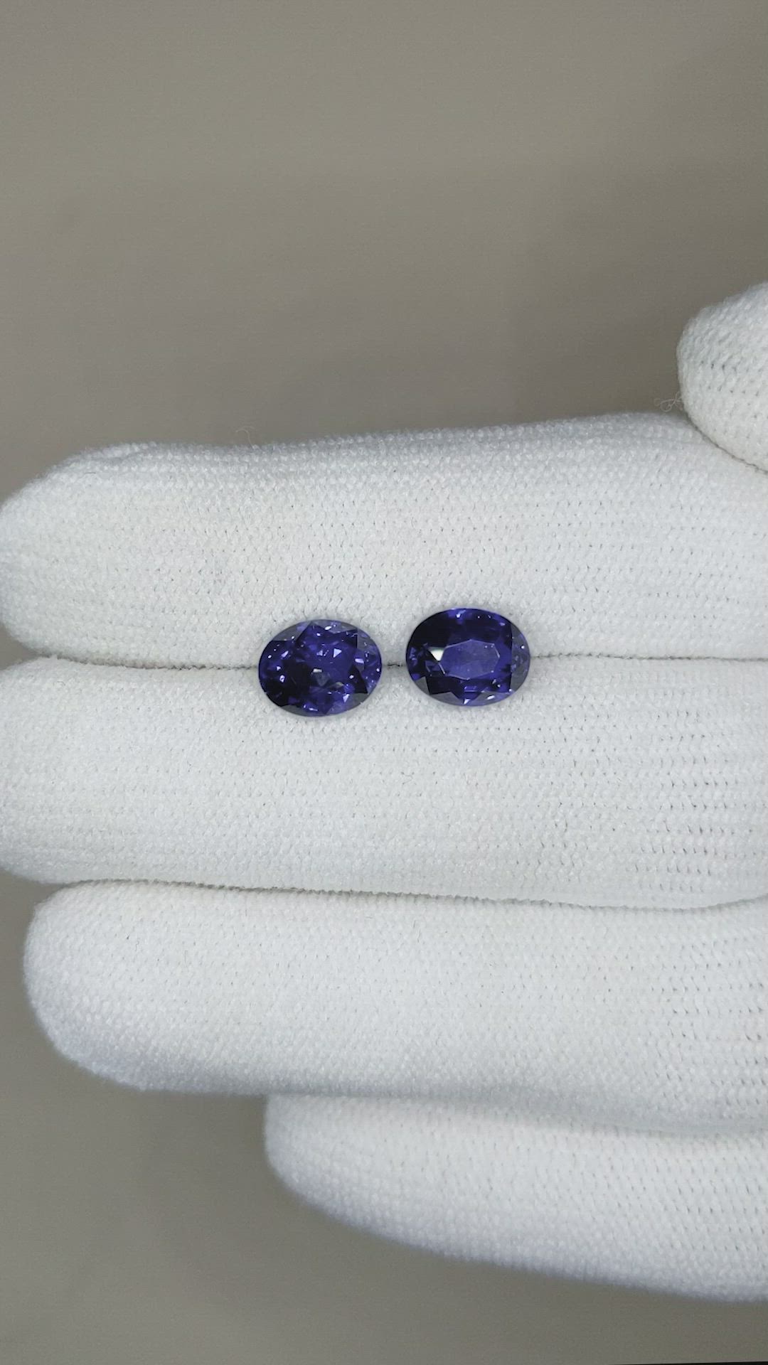 3.80&nbsp;Ct.Tw.Total Carat Weight Blue Sapphire Pair from Ceylon (Sri Lanka) Size Video
