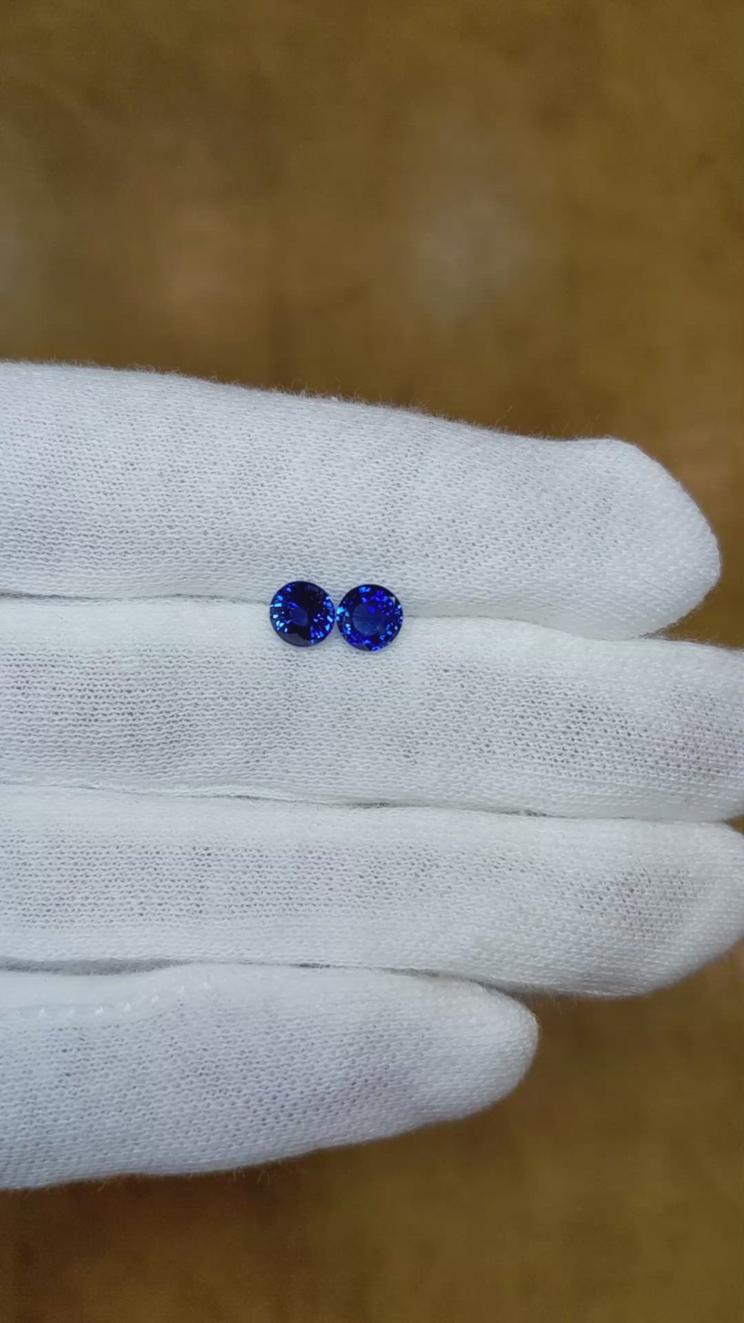 1.57&nbsp;Ct.Tw.Total Carat Weight Blue Sapphire Pair from Ceylon (Sri Lanka) Size Video