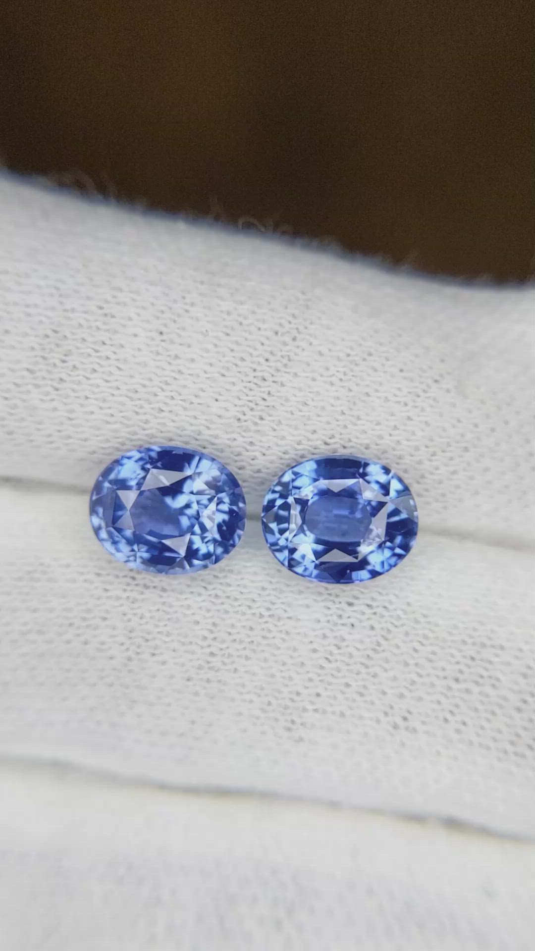 5.49&nbsp;Ct.Tw.Total Carat Weight Blue Sapphire Pair from Ceylon (Sri Lanka) Size Video