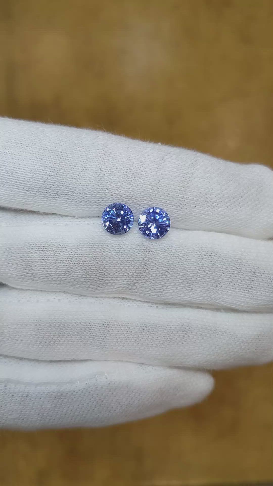 3.21&nbsp;Ct.Tw.Total Carat Weight Blue Sapphire Pair from Ceylon (Sri Lanka) Size Video