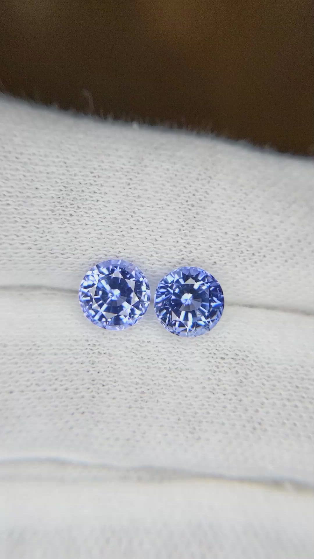 3.21&nbsp;Ct.Tw.Total Carat Weight Blue Sapphire Pair from Ceylon (Sri Lanka) Size Video