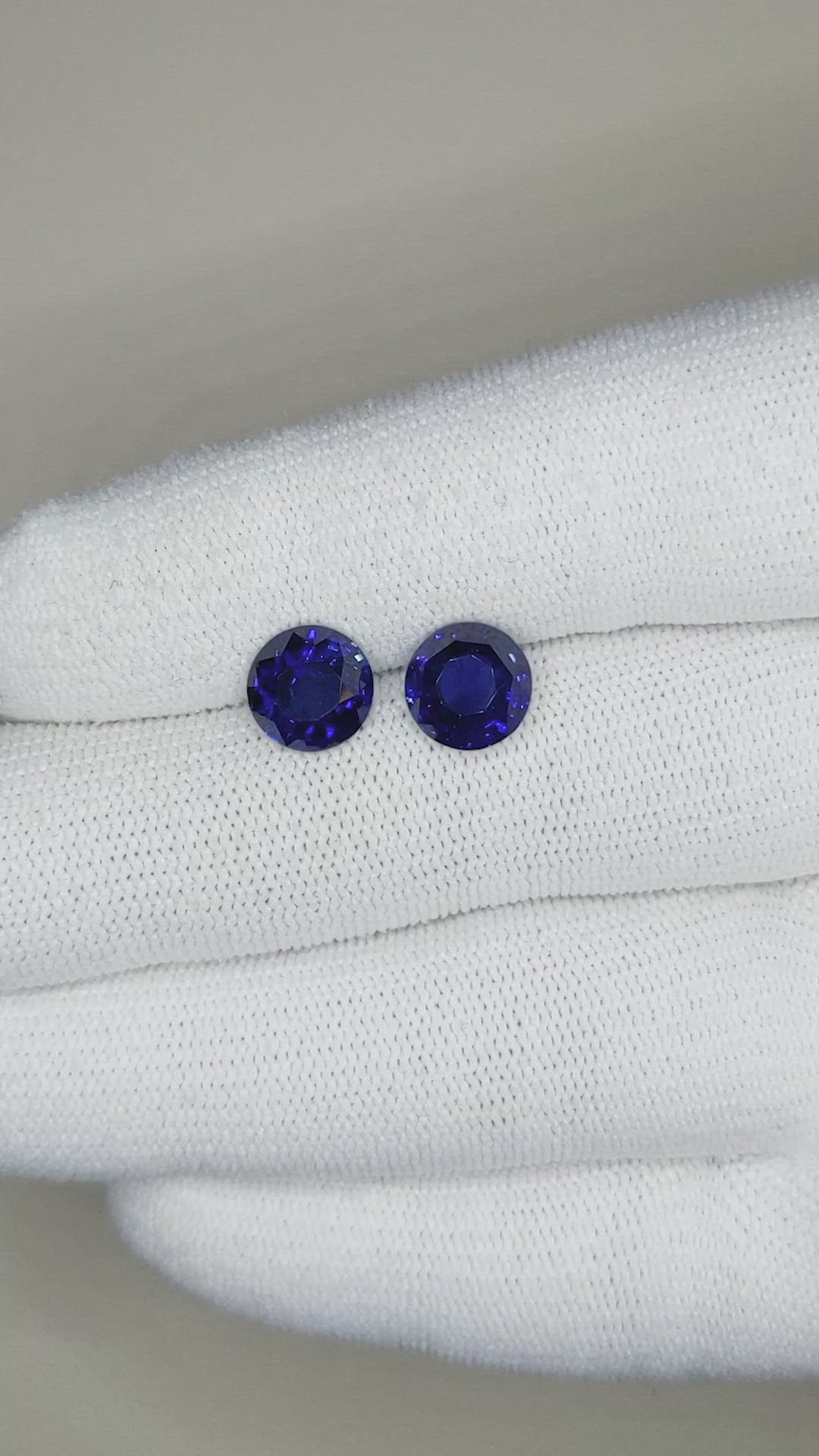 5.04&nbsp;Ct.Tw.Total Carat Weight Blue Sapphire Pair from Ceylon (Sri Lanka) Size Video