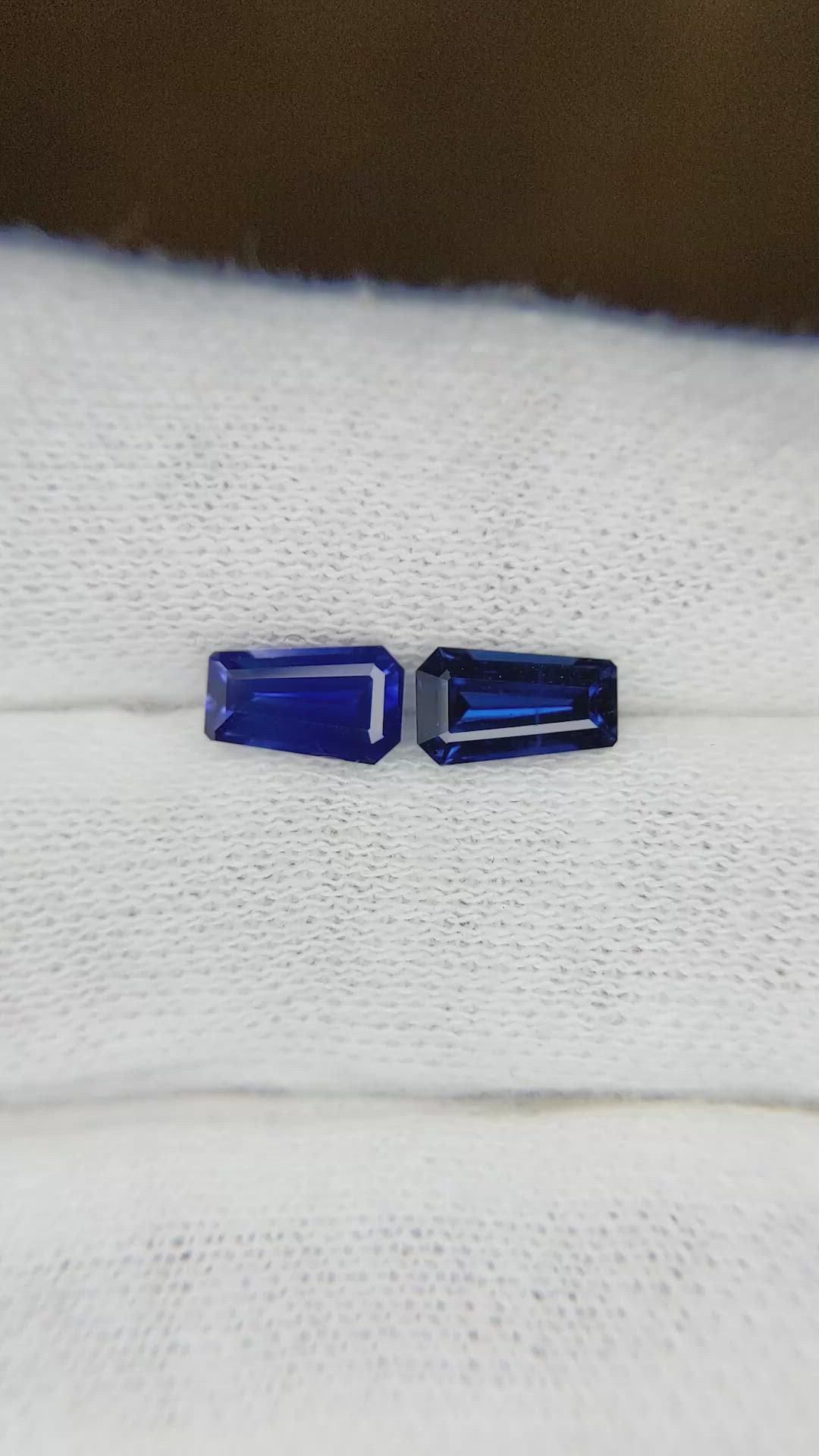 1.95 Ct.Tw.Total Carat Weight Blue Sapphire Pair from Ceylon (Sri Lanka) Size Video
