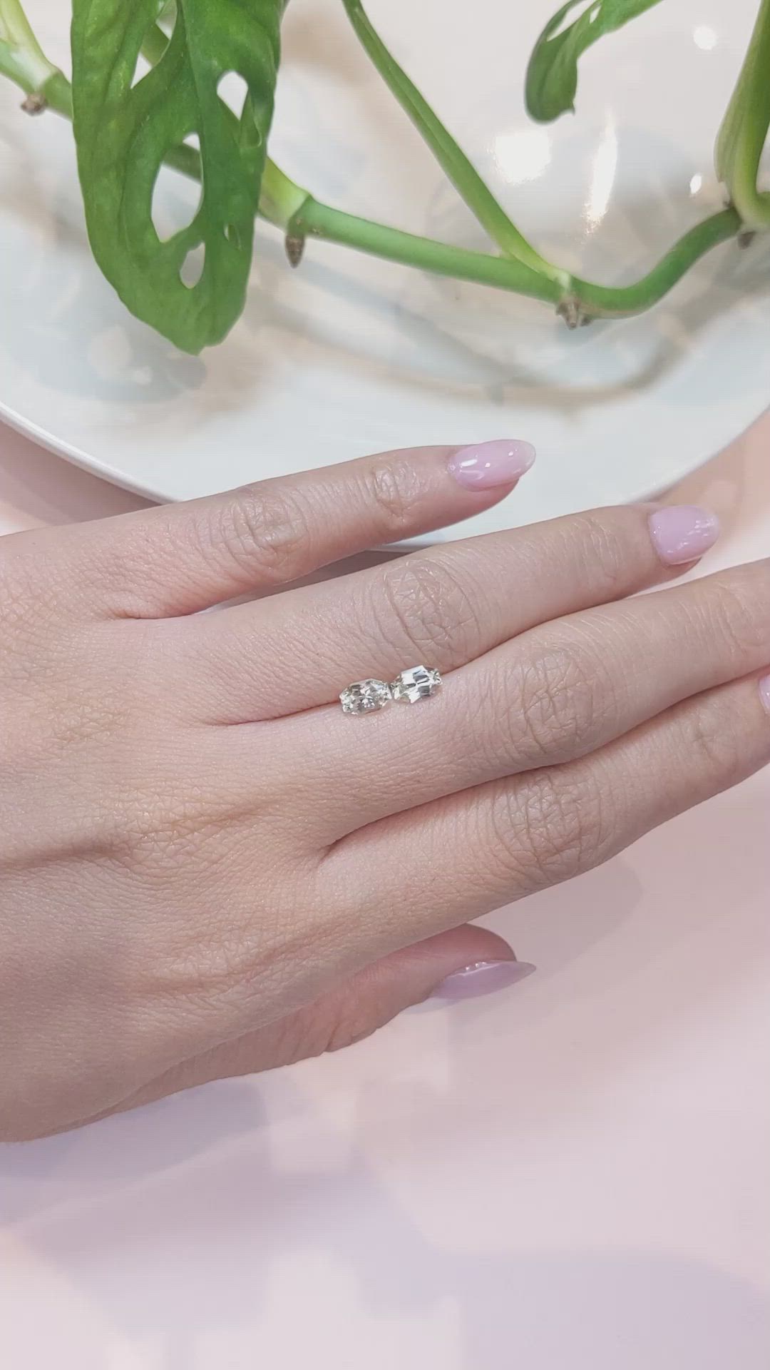 1.27&nbsp;Ct.Tw.Total Carat Weight Yellow Sapphire Pair from Ceylon (Sri Lanka) Size Video