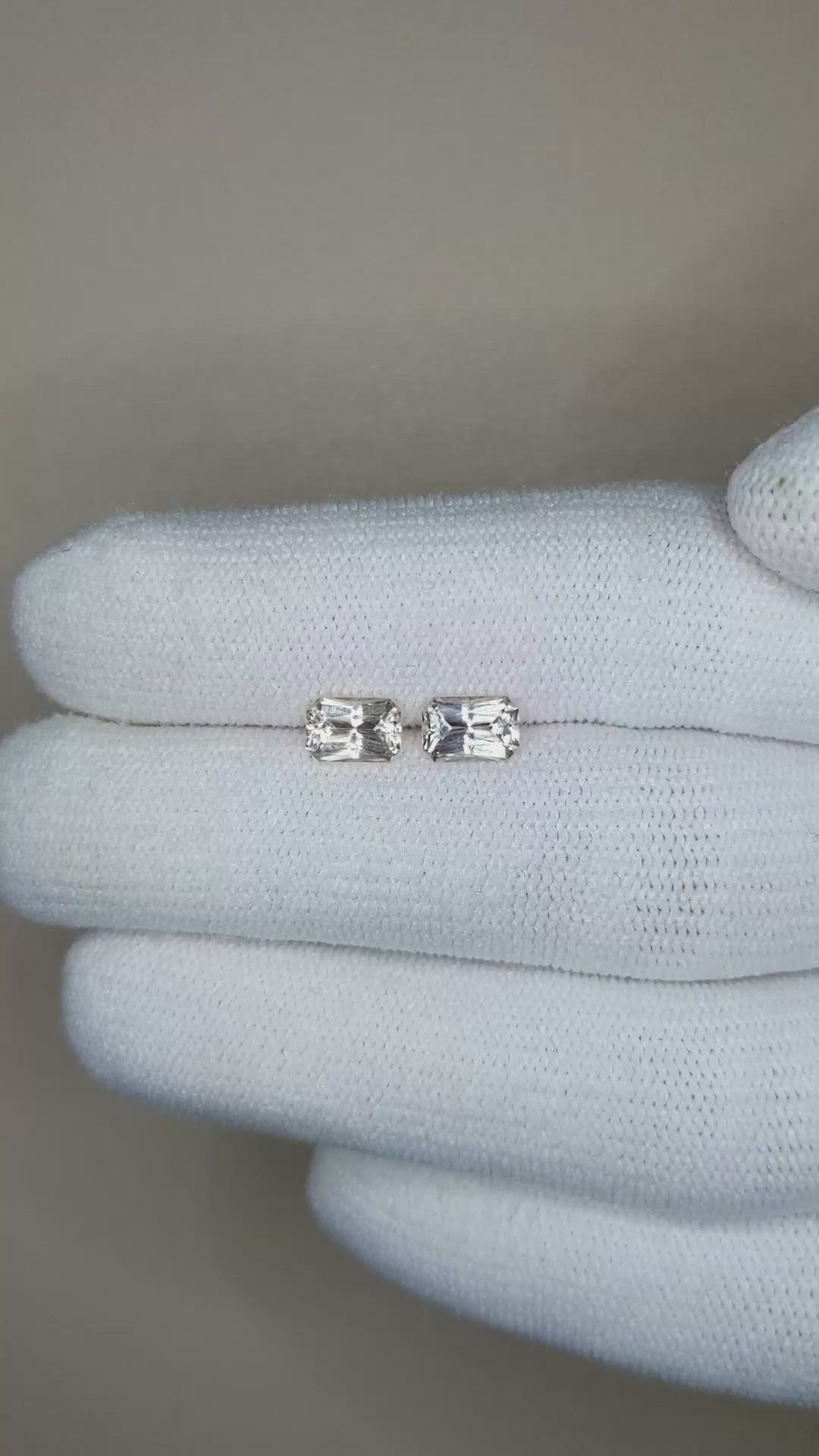 1.47&nbsp;Ct.Tw.Total Carat Weight Yellow Sapphire Pair from Ceylon (Sri Lanka) Size Video