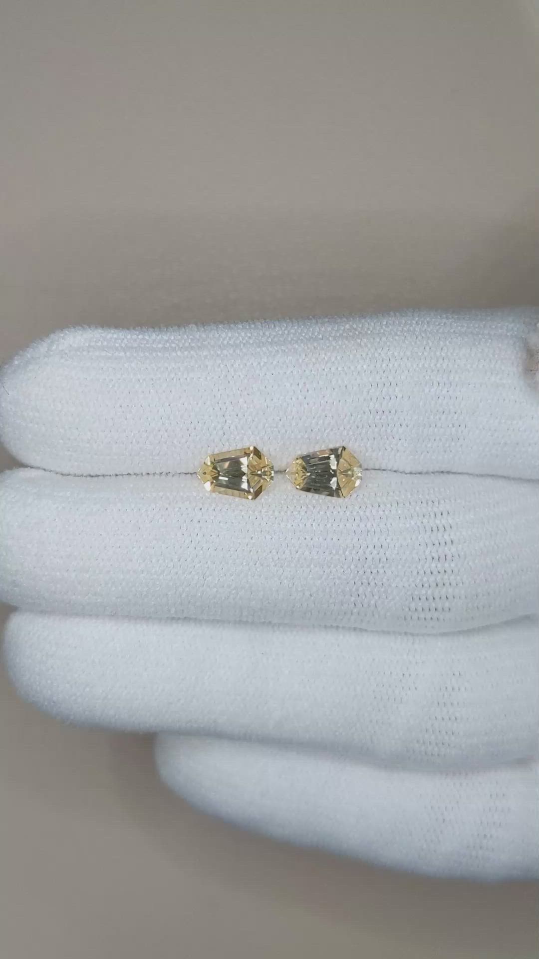 1.56&nbsp;Ct.Tw.Total Carat Weight Yellow Sapphire Pair from Ceylon (Sri Lanka) Size Video