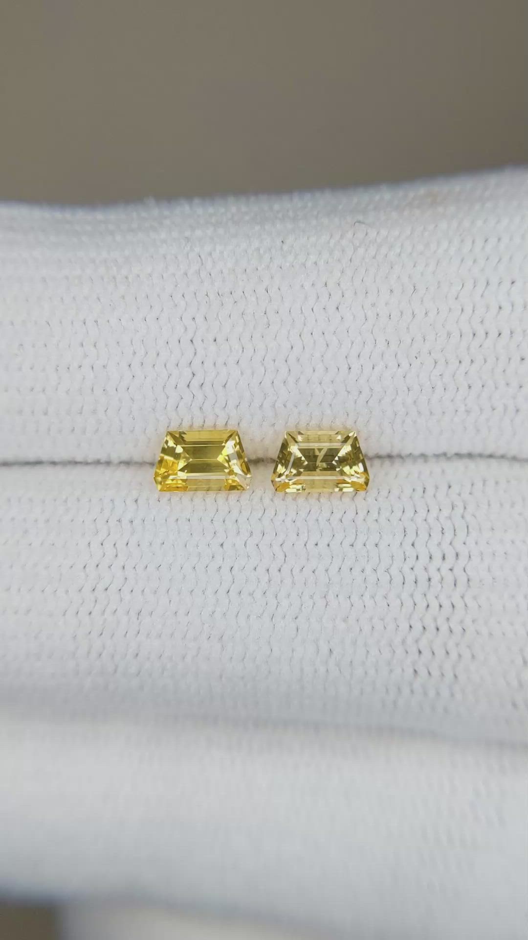 0.87&nbsp;Ct.Tw.Total Carat Weight Yellow Sapphire Pair from Ceylon (Sri Lanka) Size Video