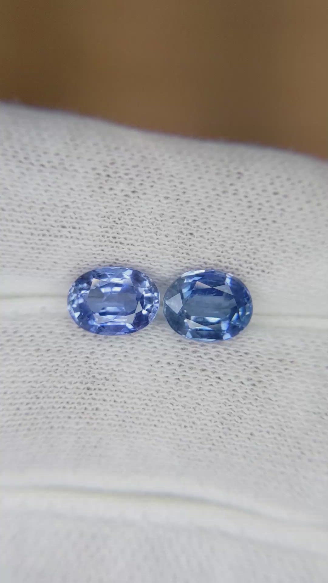 4.10&nbsp;Ct.Tw.Total Carat Weight Blue Sapphire Pair from Ceylon (Sri Lanka) Size Video