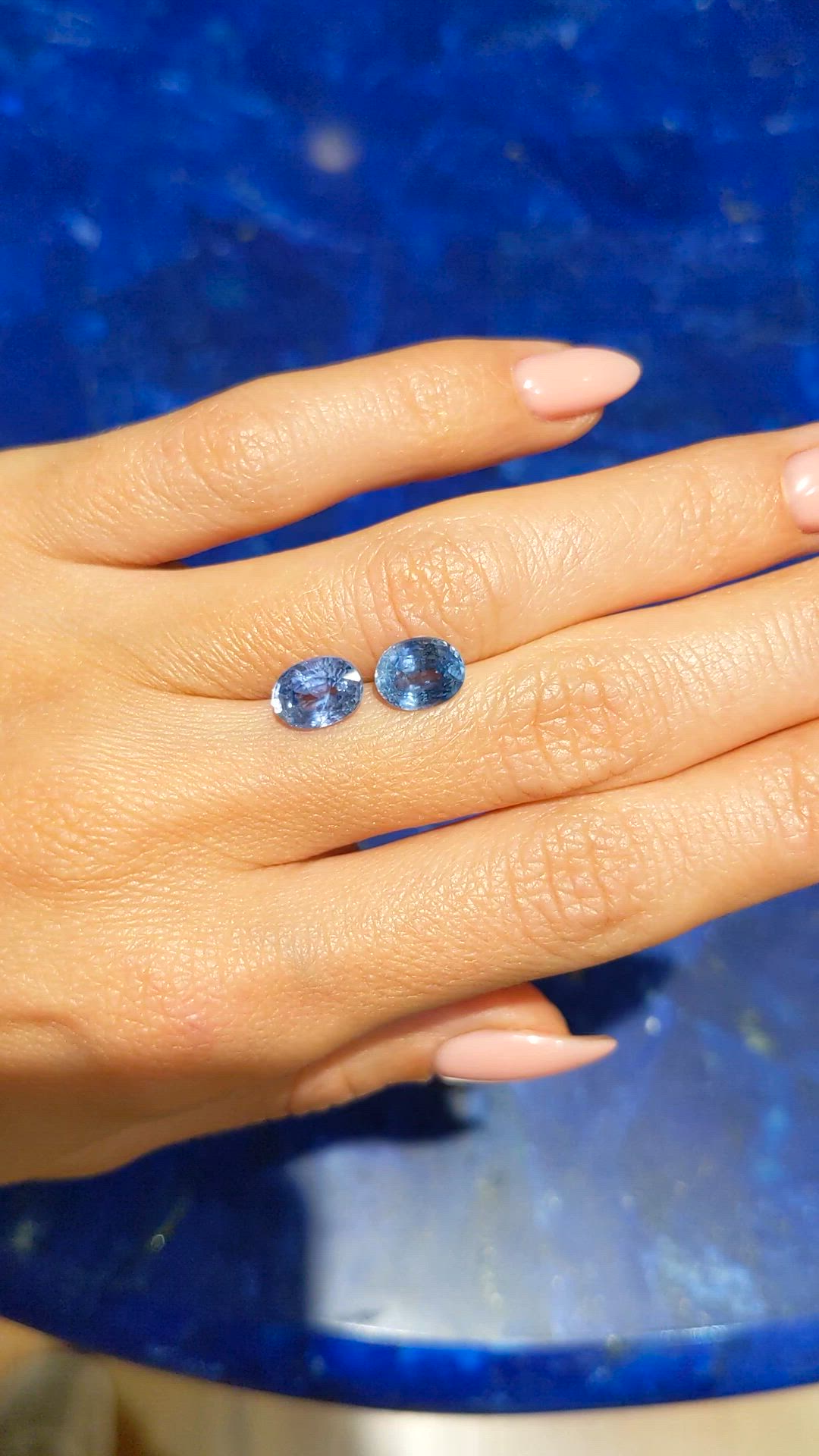 4.10&nbsp;Ct.Tw.Total Carat Weight Blue Sapphire Pair from Ceylon (Sri Lanka) Size Video