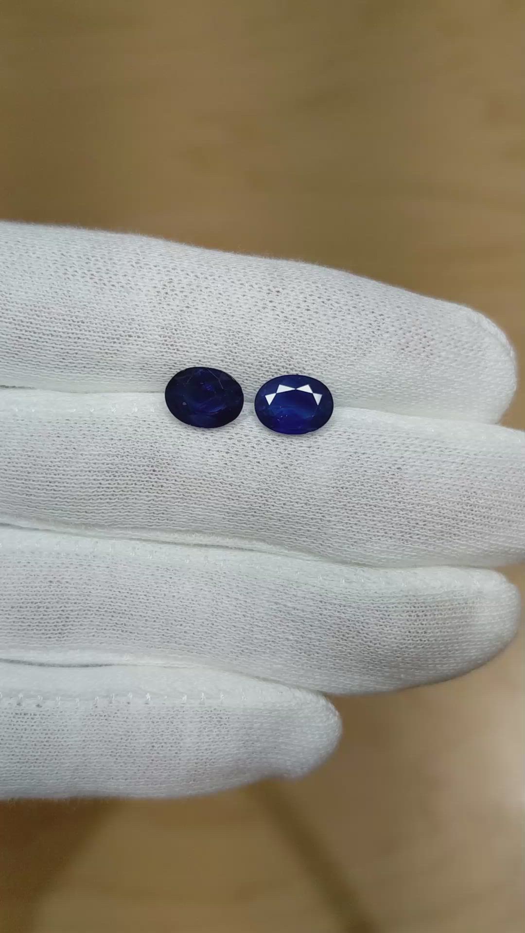 3.99&nbsp;Ct.Tw.Total Carat Weight Blue Sapphire Pair from Ceylon (Sri Lanka) Size Video