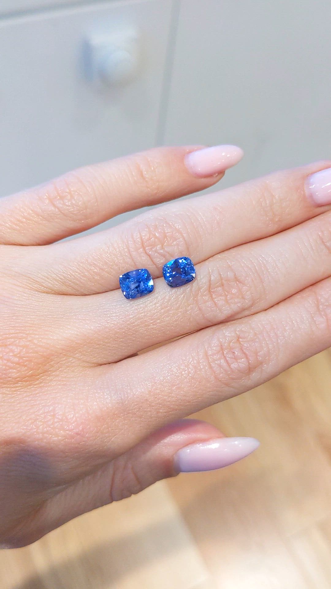 3.83&nbsp;Ct.Tw.Total Carat Weight Blue Sapphire Pair from Ceylon (Sri Lanka) Size Video