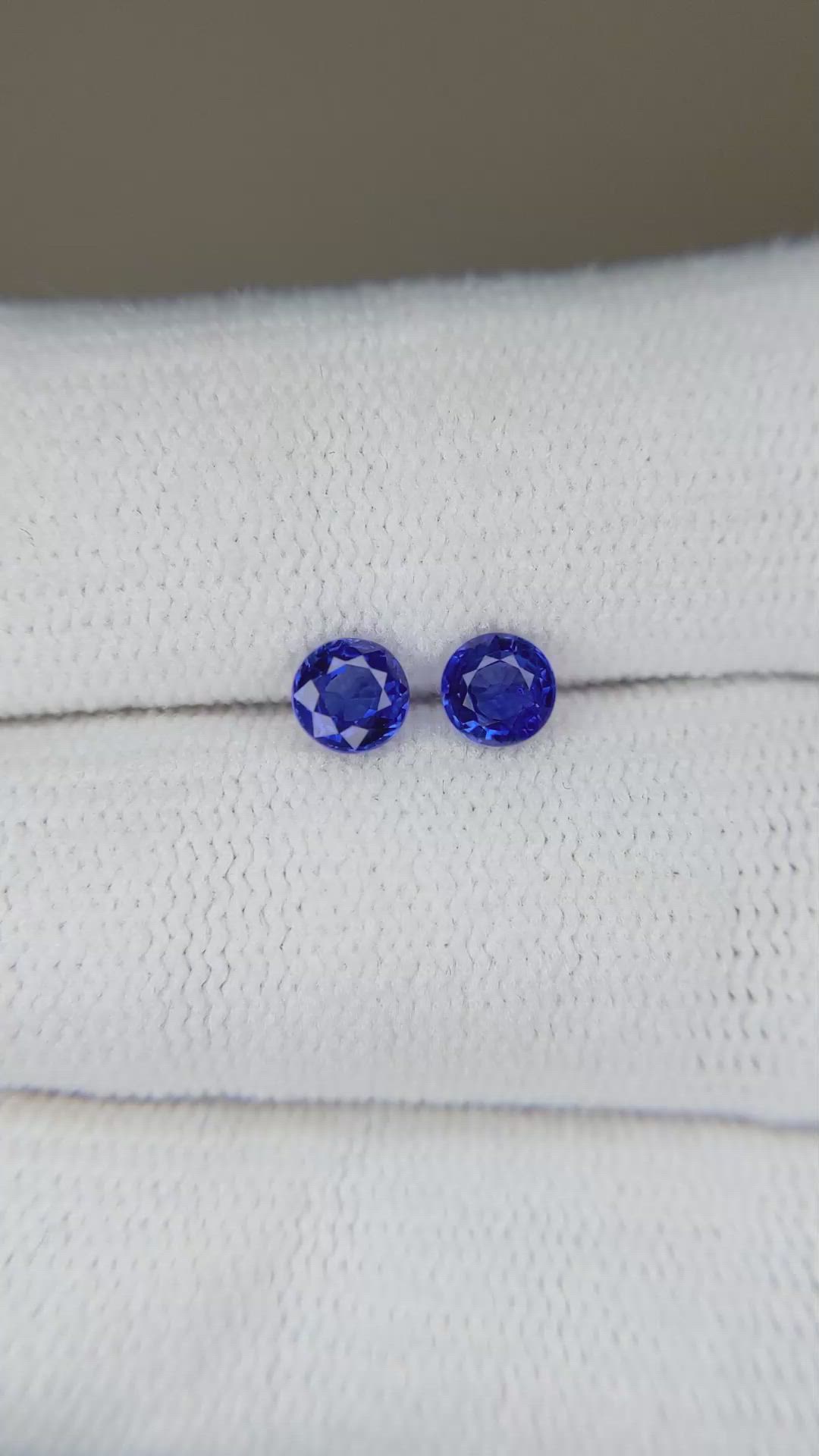 0.71&nbsp;Ct.Tw.Total Carat Weight Blue Sapphire Pair from Ceylon (Sri Lanka) Size Video