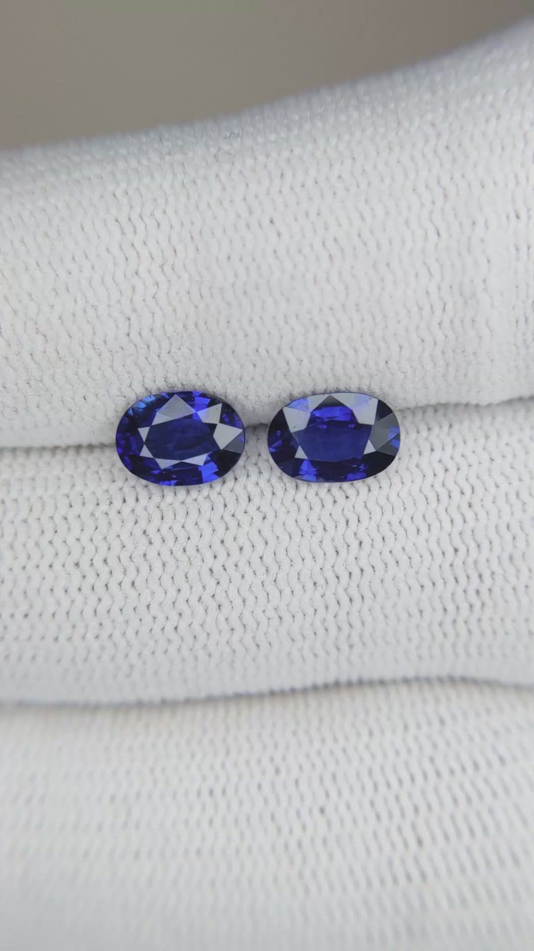 1.97&nbsp;Ct.Tw.Total Carat Weight Blue Sapphire Pair from Ceylon (Sri Lanka) Size Video