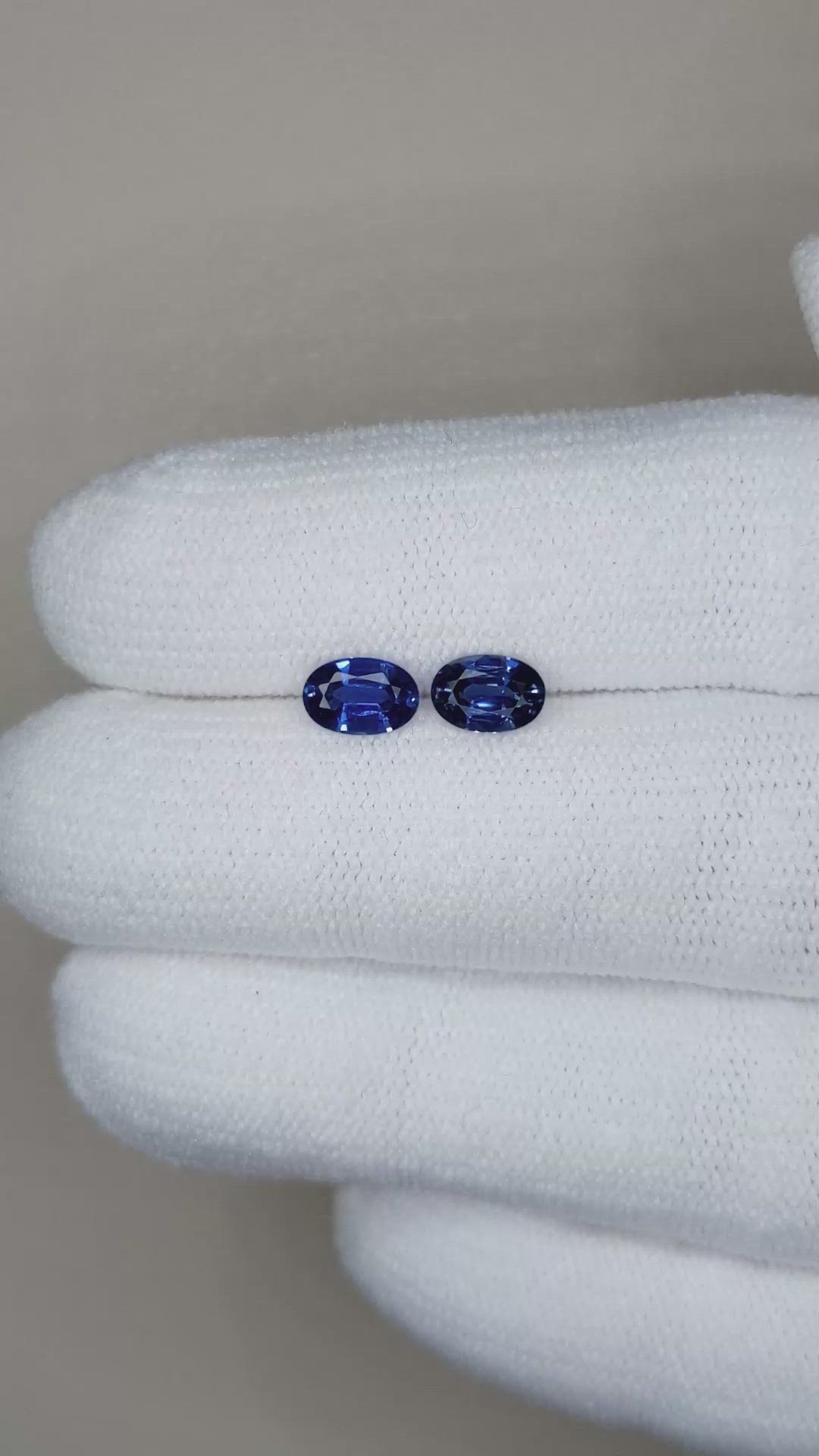 1.26&nbsp;Ct.Tw.Total Carat Weight Blue Sapphire Pair from Ceylon (Sri Lanka) Size Video