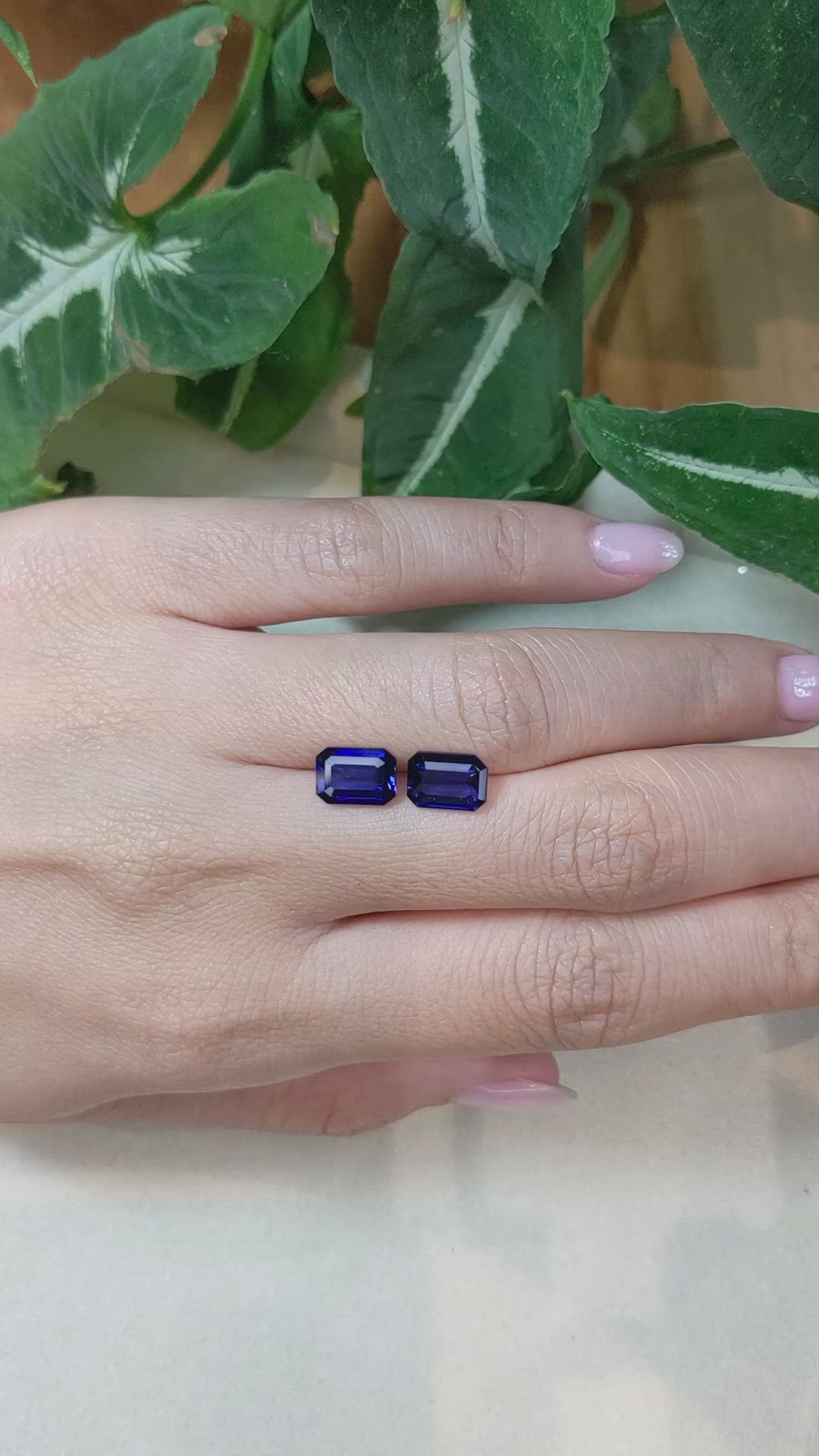 4.28&nbsp;Ct.Tw.Total Carat Weight Blue Sapphire Pair from Ceylon (Sri Lanka) Size Video