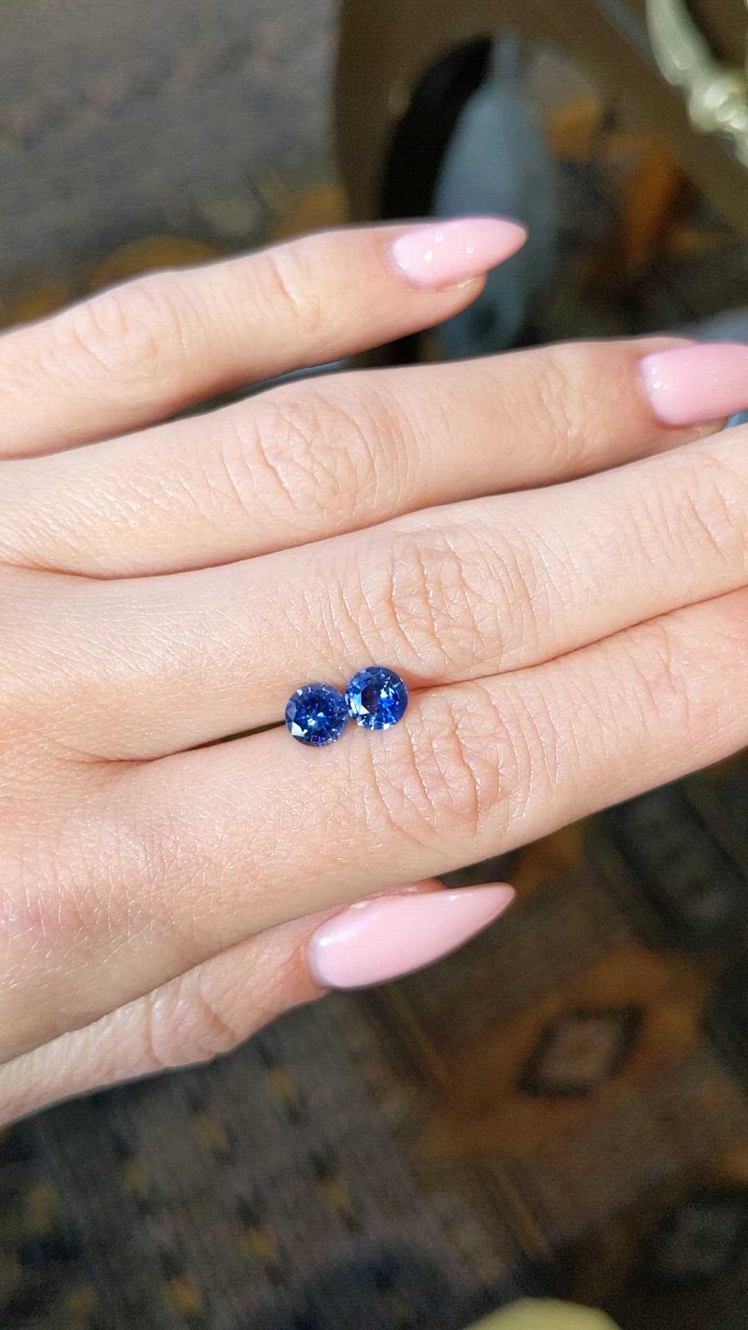 1.59&nbsp;Ct.Tw.Total Carat Weight Blue Sapphire Pair from Ceylon (Sri Lanka) Size Video