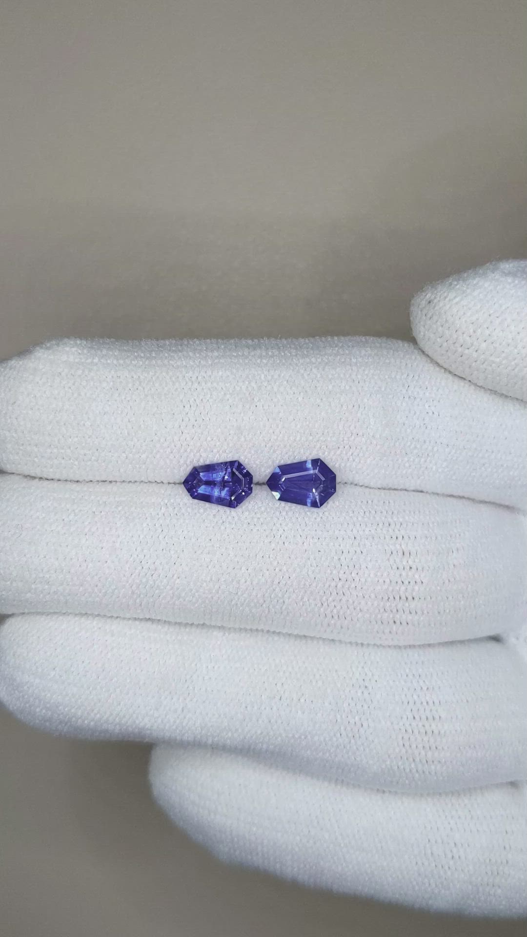 1.31&nbsp;Ct.Tw.Total Carat Weight Blue Sapphire Pair from Ceylon (Sri Lanka) Size Video