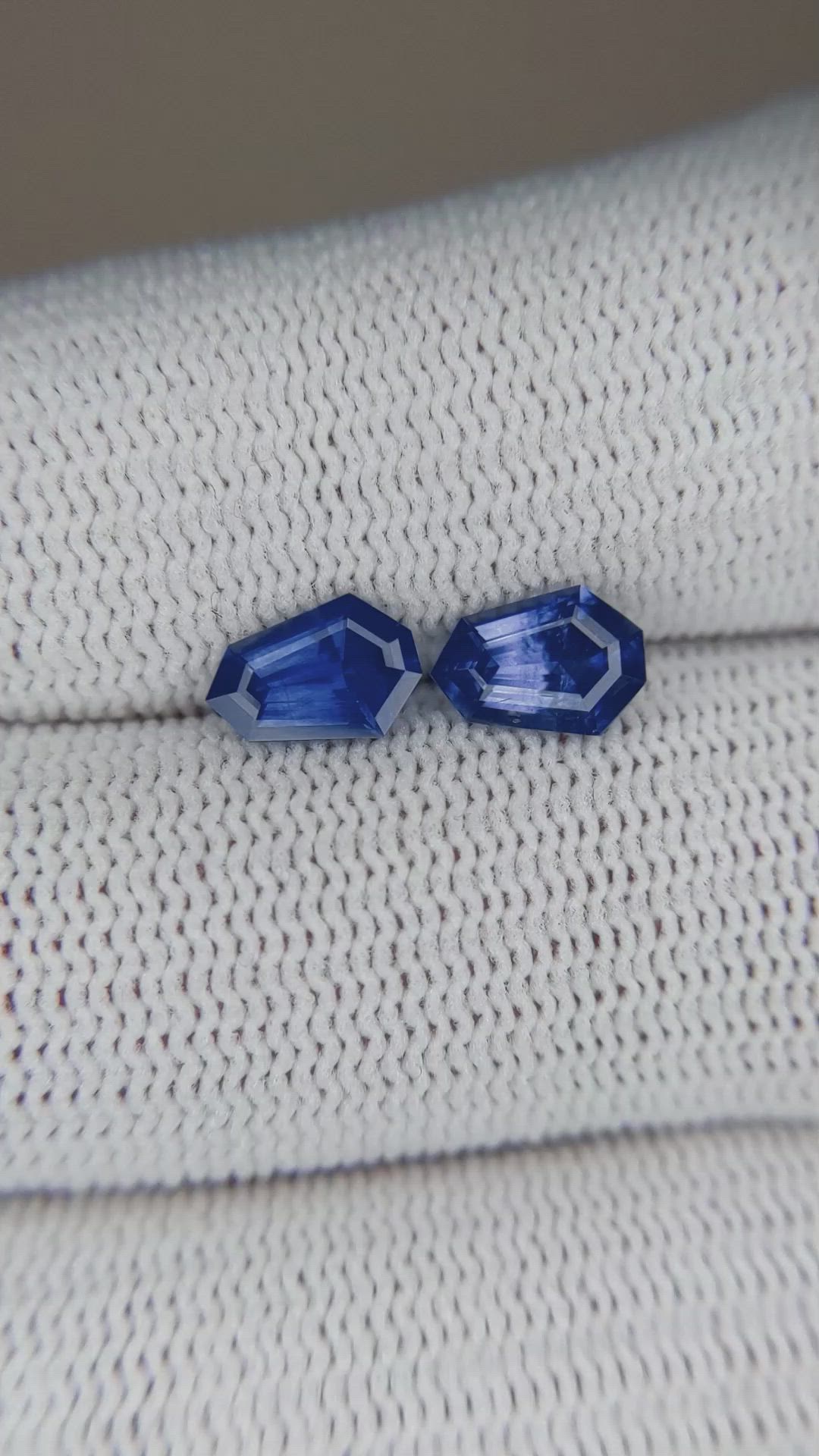 1.72 Ct.Tw.Total Carat Weight Blue Sapphire Pair from Ceylon (Sri Lanka) Size Video