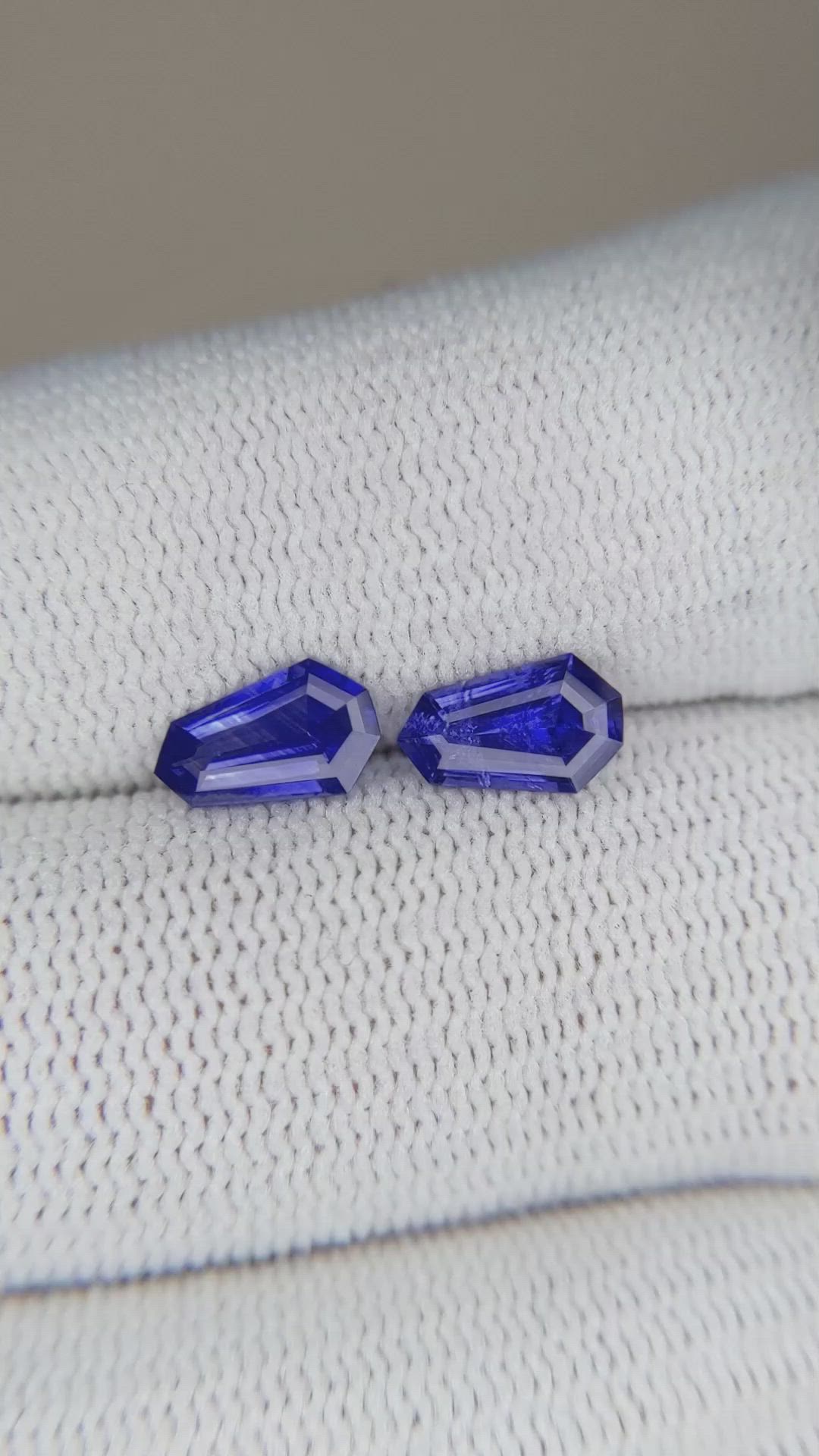 1.50 Ct.Tw.Total Carat Weight Blue Sapphire Pair from Ceylon (Sri Lanka) Size Video