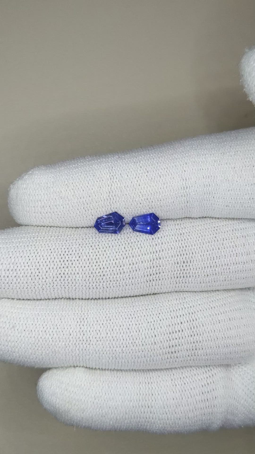 1.23&nbsp;Ct.Tw.Total Carat Weight Blue Sapphire Pair from Ceylon (Sri Lanka) Size Video