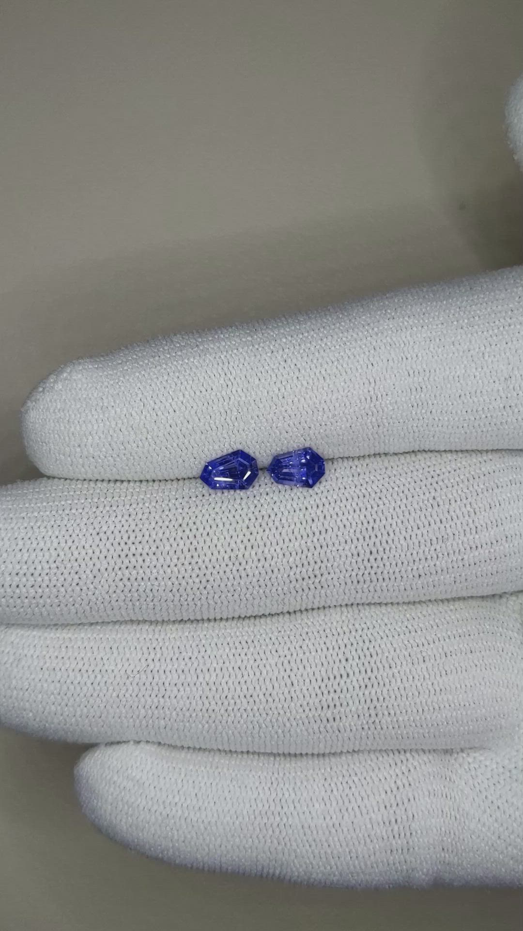 1.00&nbsp;Ct.Tw.Total Carat Weight Blue Sapphire Pair from Ceylon (Sri Lanka) Size Video