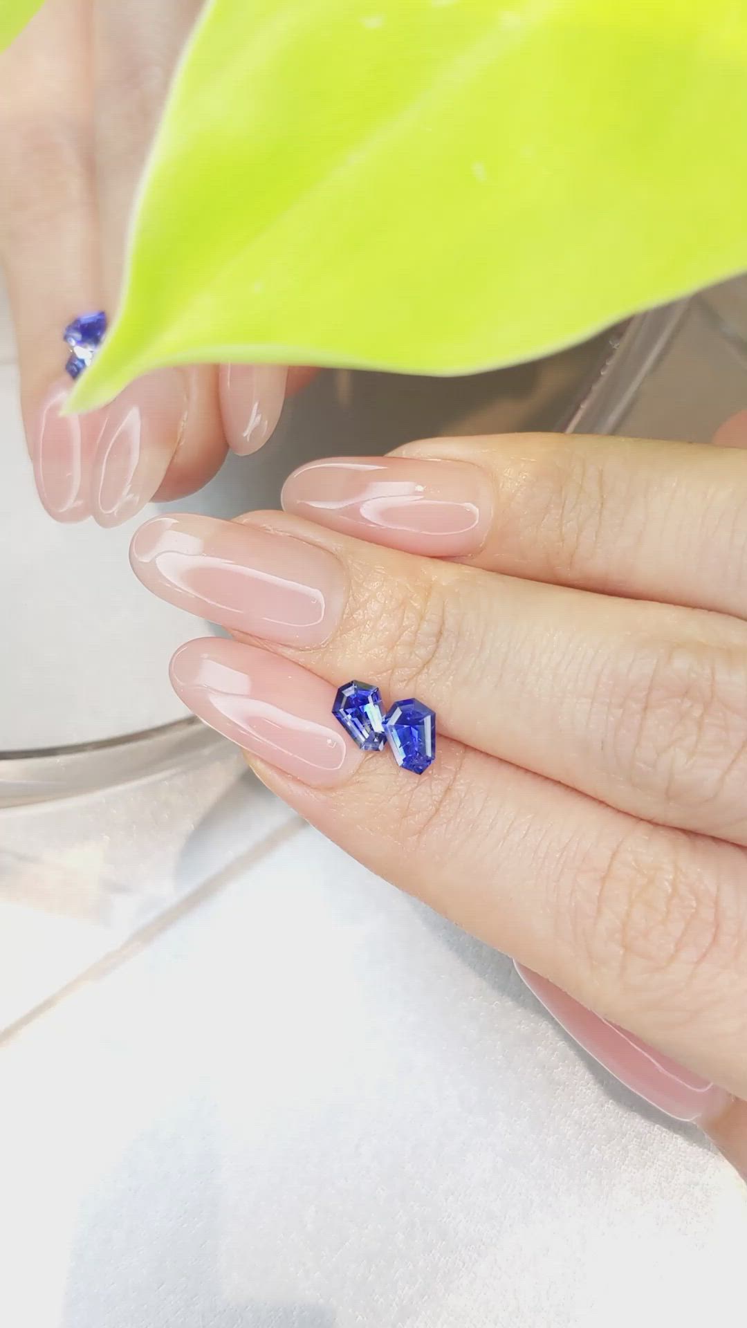 1.40&nbsp;Ct.Tw.Total Carat Weight Blue Sapphire Pair from Ceylon (Sri Lanka) Size Video