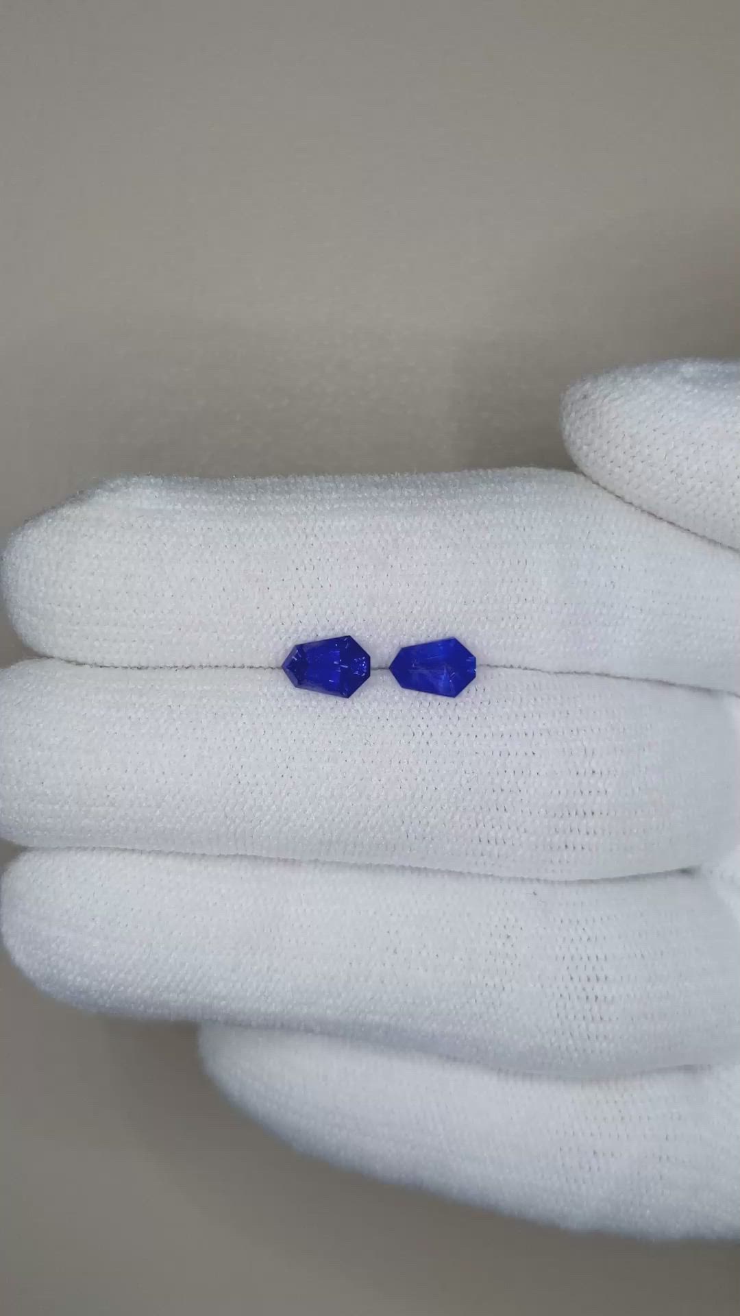 1.23&nbsp;Ct.Tw.Total Carat Weight Blue Sapphire Pair from Ceylon (Sri Lanka) Size Video