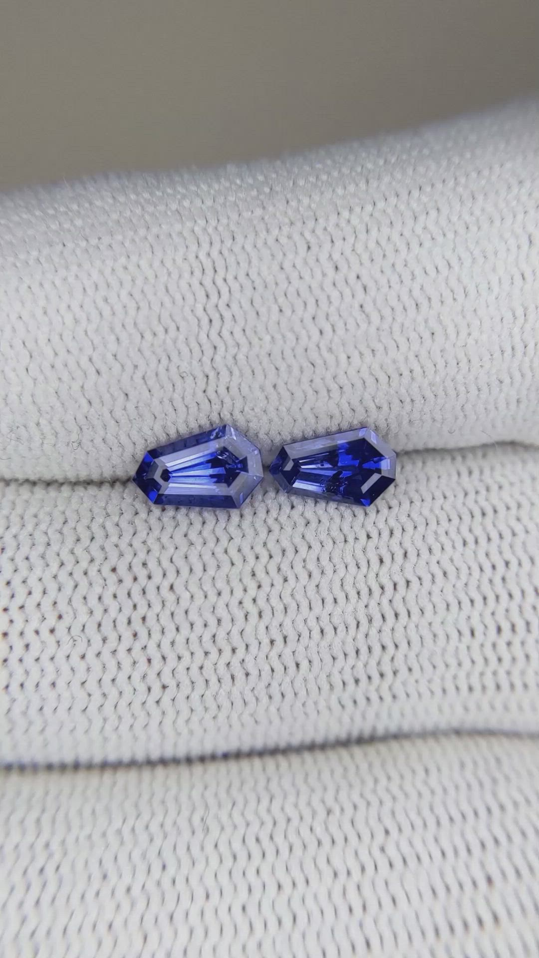 1.29 Ct.Tw.Total Carat Weight Blue Sapphire Pair from Ceylon (Sri Lanka) Size Video