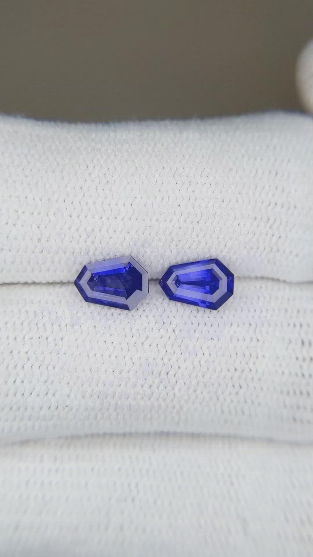 1.21 Ct.Tw.Total Carat Weight Blue Sapphire Pair from Ceylon (Sri Lanka) Size Video