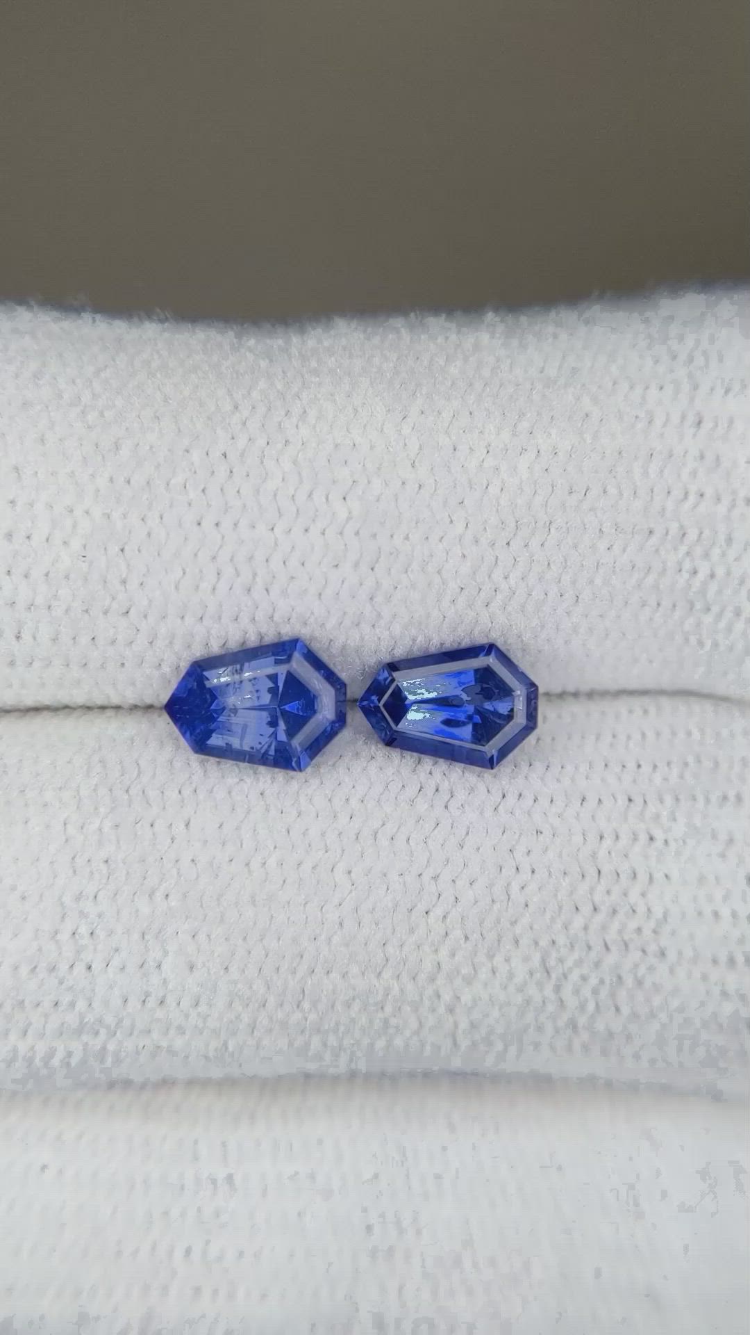 1.52&nbsp;Ct.Tw.Total Carat Weight Blue Sapphire Pair from Ceylon (Sri Lanka) Size Video