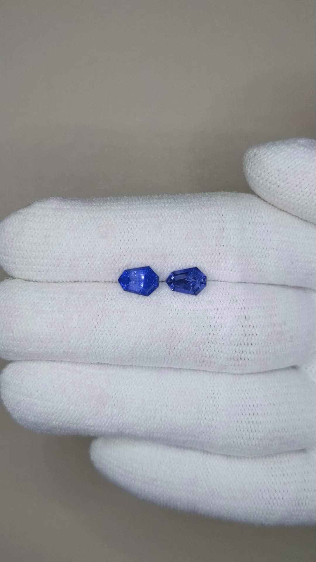 1.52&nbsp;Ct.Tw.Total Carat Weight Blue Sapphire Pair from Ceylon (Sri Lanka) Size Video