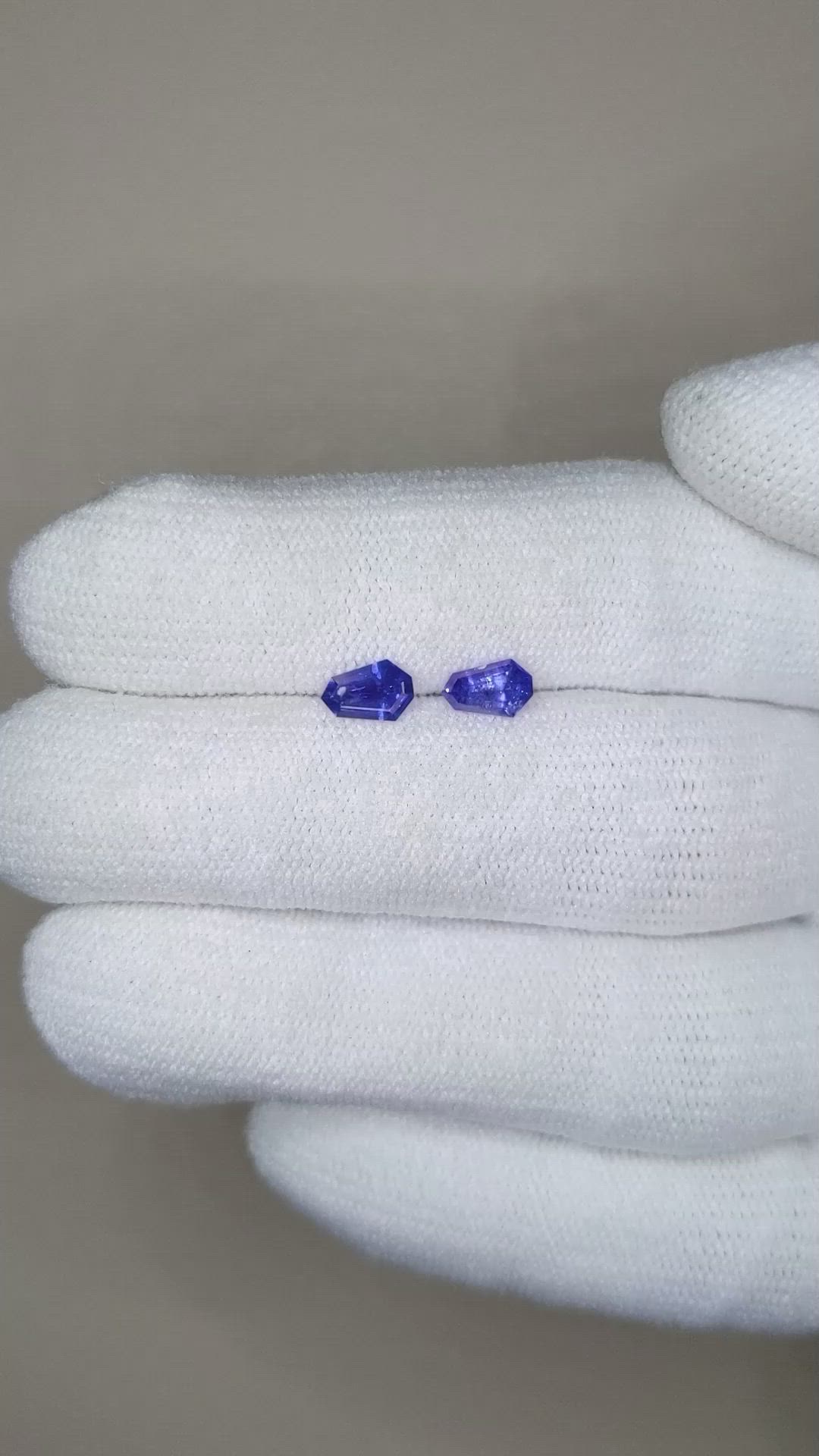 0.80&nbsp;Ct.Tw.Total Carat Weight Blue Sapphire Pair from Ceylon (Sri Lanka) Size Video