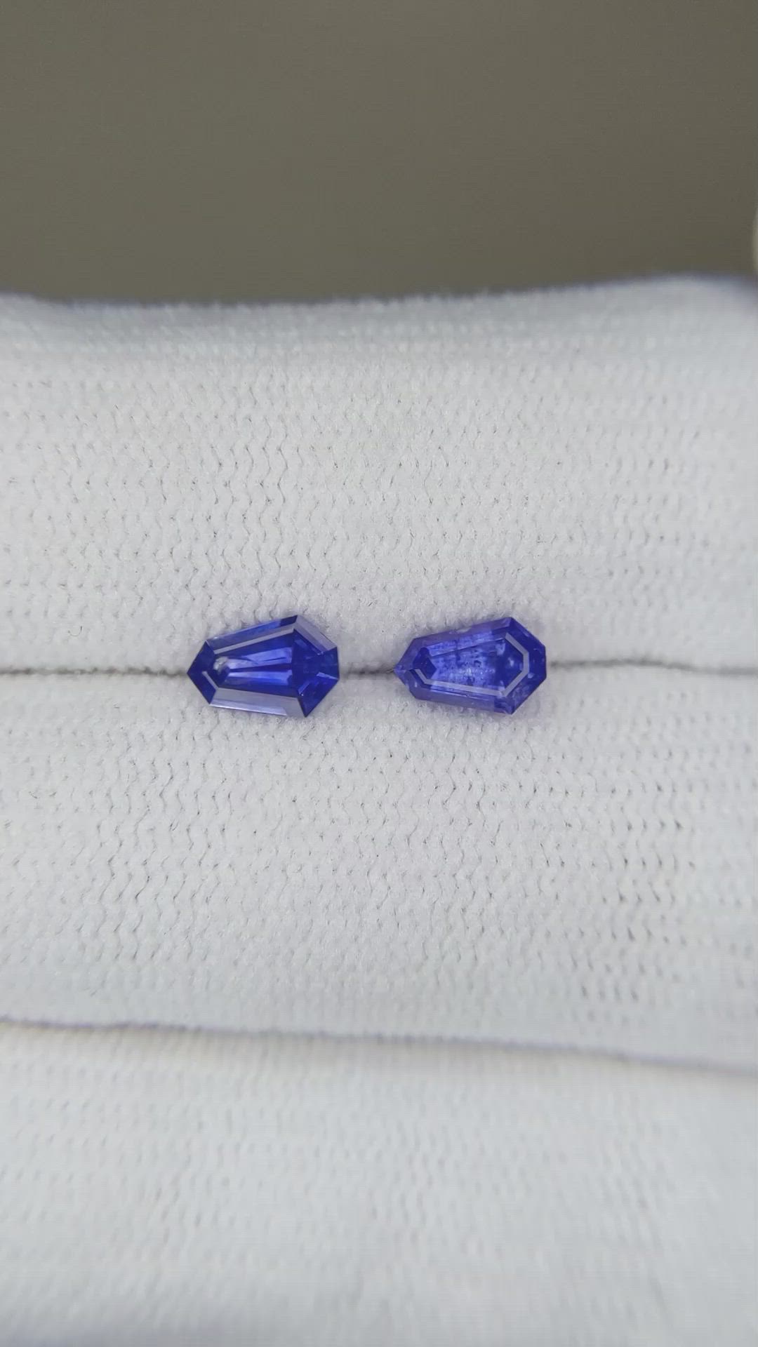 0.80&nbsp;Ct.Tw.Total Carat Weight Blue Sapphire Pair from Ceylon (Sri Lanka) Size Video