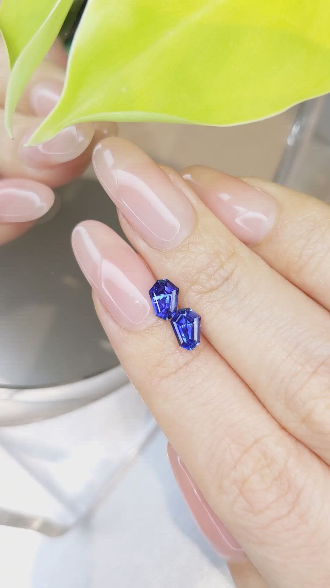 1.48&nbsp;Ct.Tw.Total Carat Weight Blue Sapphire Pair from Ceylon (Sri Lanka) Size Video