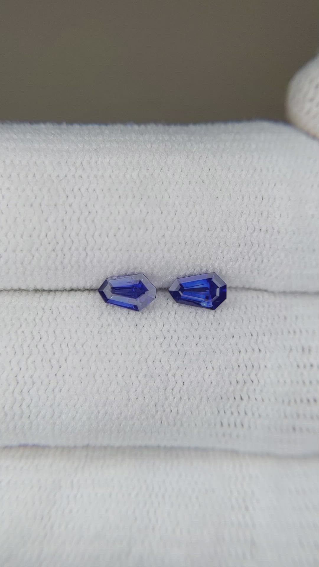 0.49&nbsp;Ct.Tw.Total Carat Weight Blue Sapphire Pair from Ceylon (Sri Lanka) Size Video
