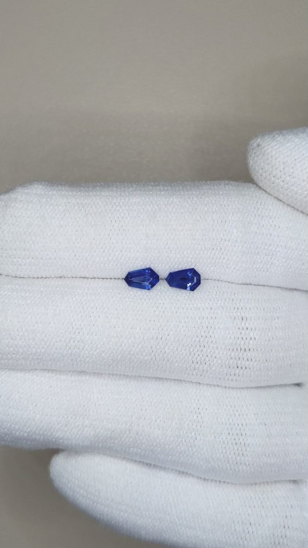 0.49&nbsp;Ct.Tw.Total Carat Weight Blue Sapphire Pair from Ceylon (Sri Lanka) Size Video